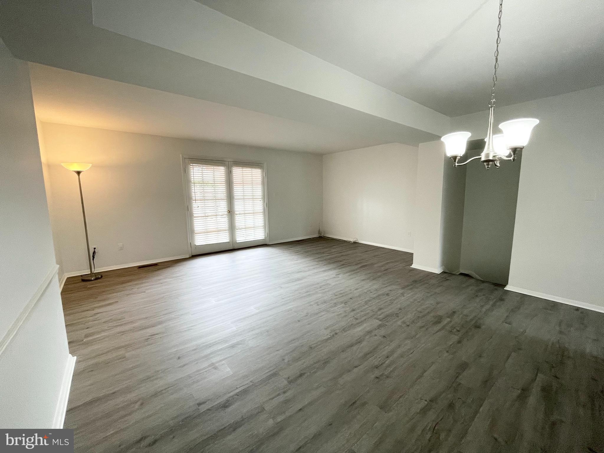 CARDINAL SQUARE - Residential Lease