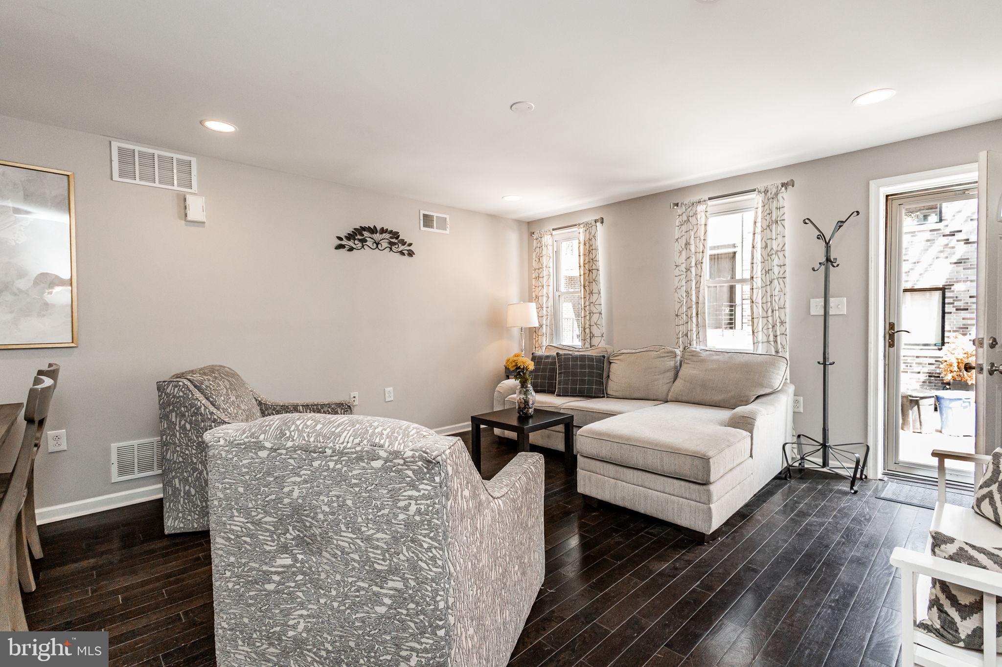 POINT BREEZE - Residential