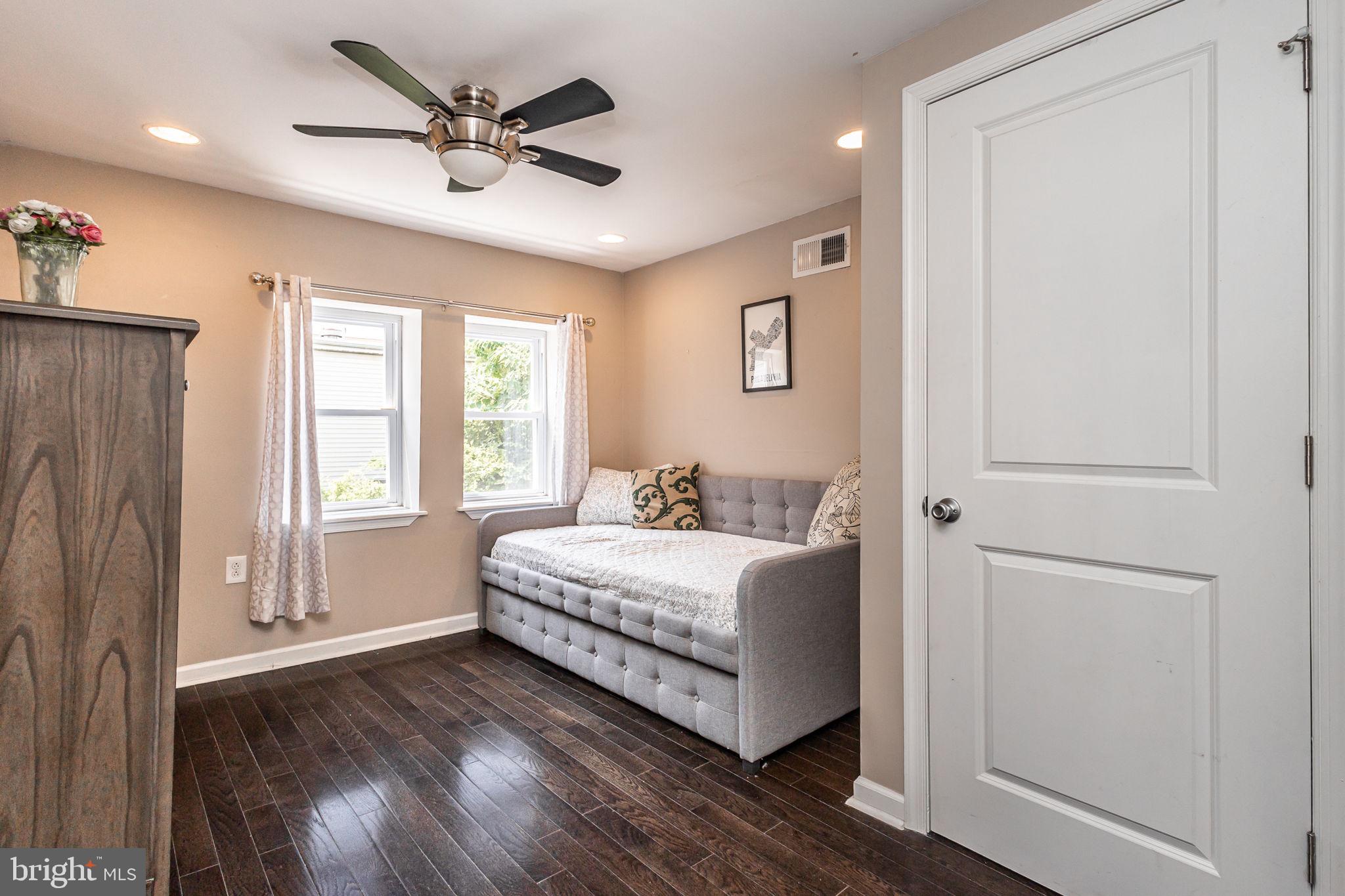 POINT BREEZE - Residential