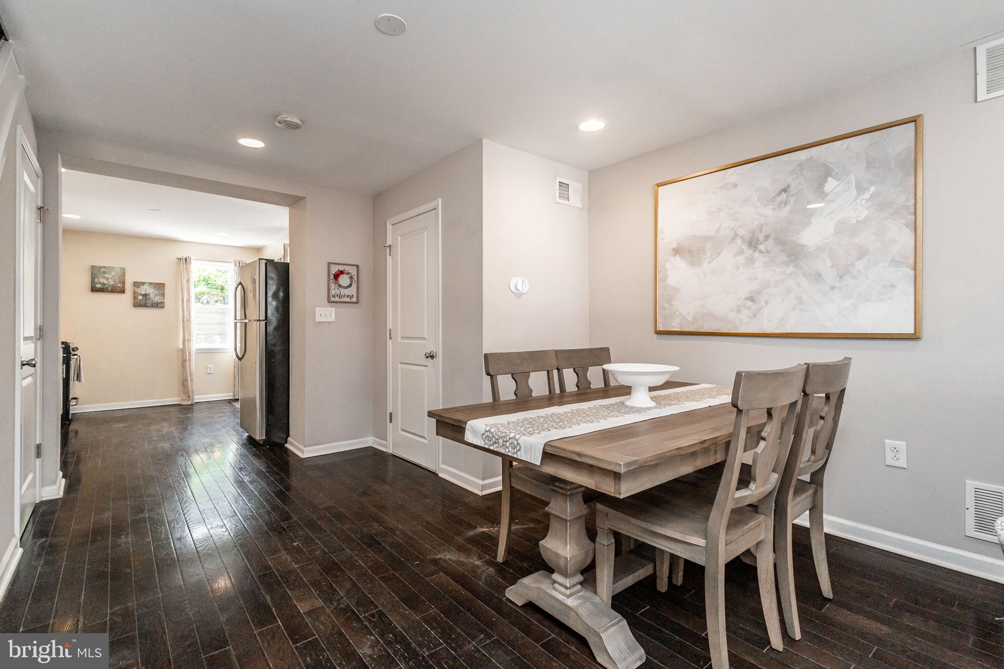 POINT BREEZE - Residential