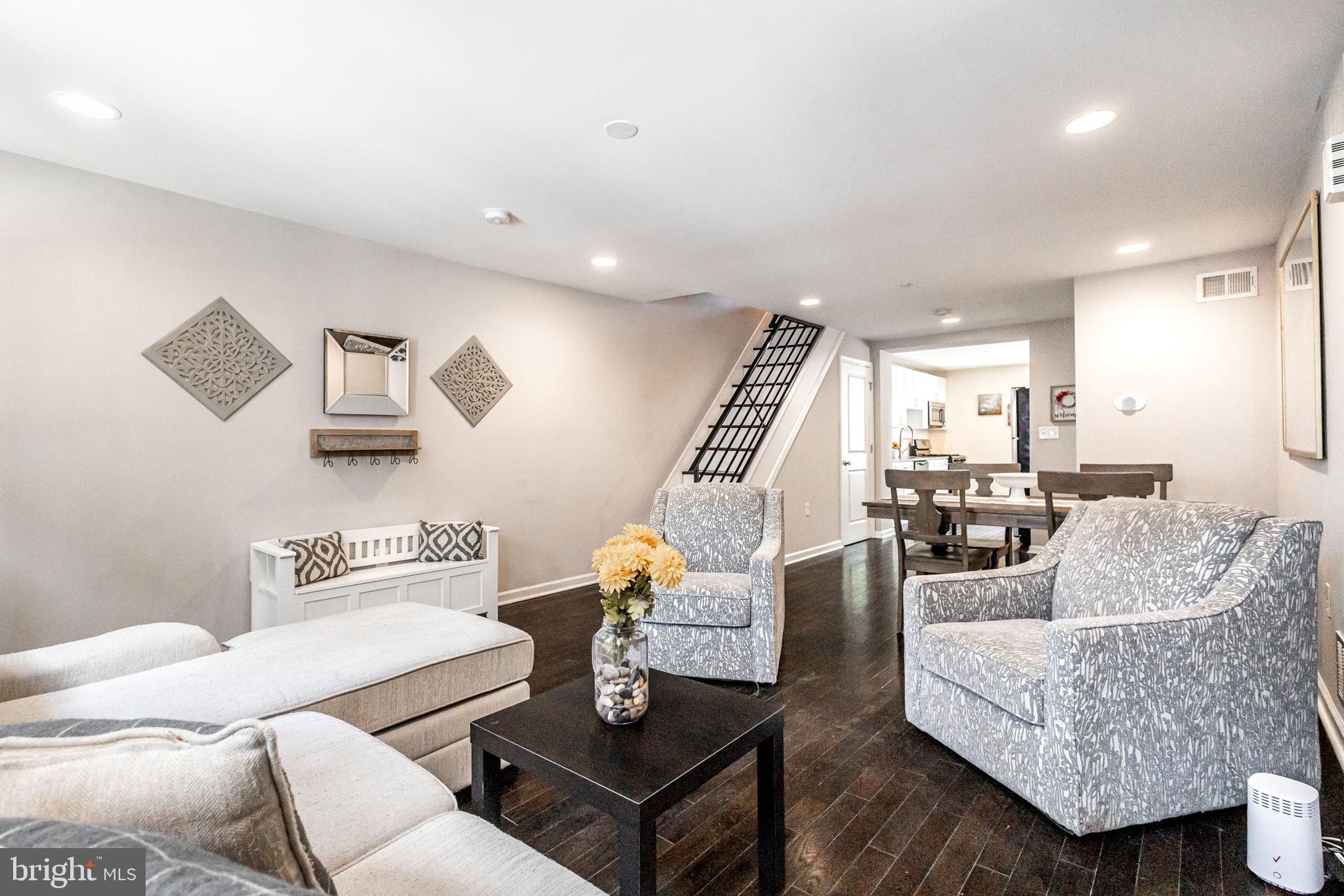 POINT BREEZE - Residential