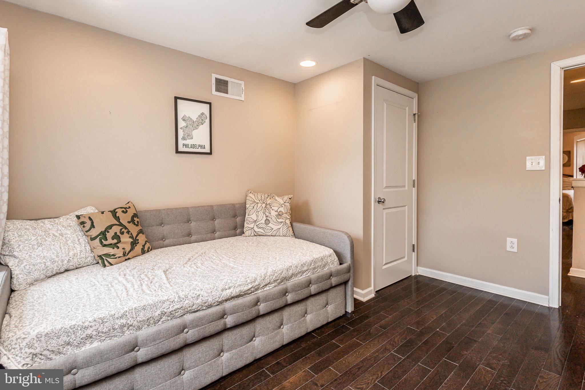 POINT BREEZE - Residential