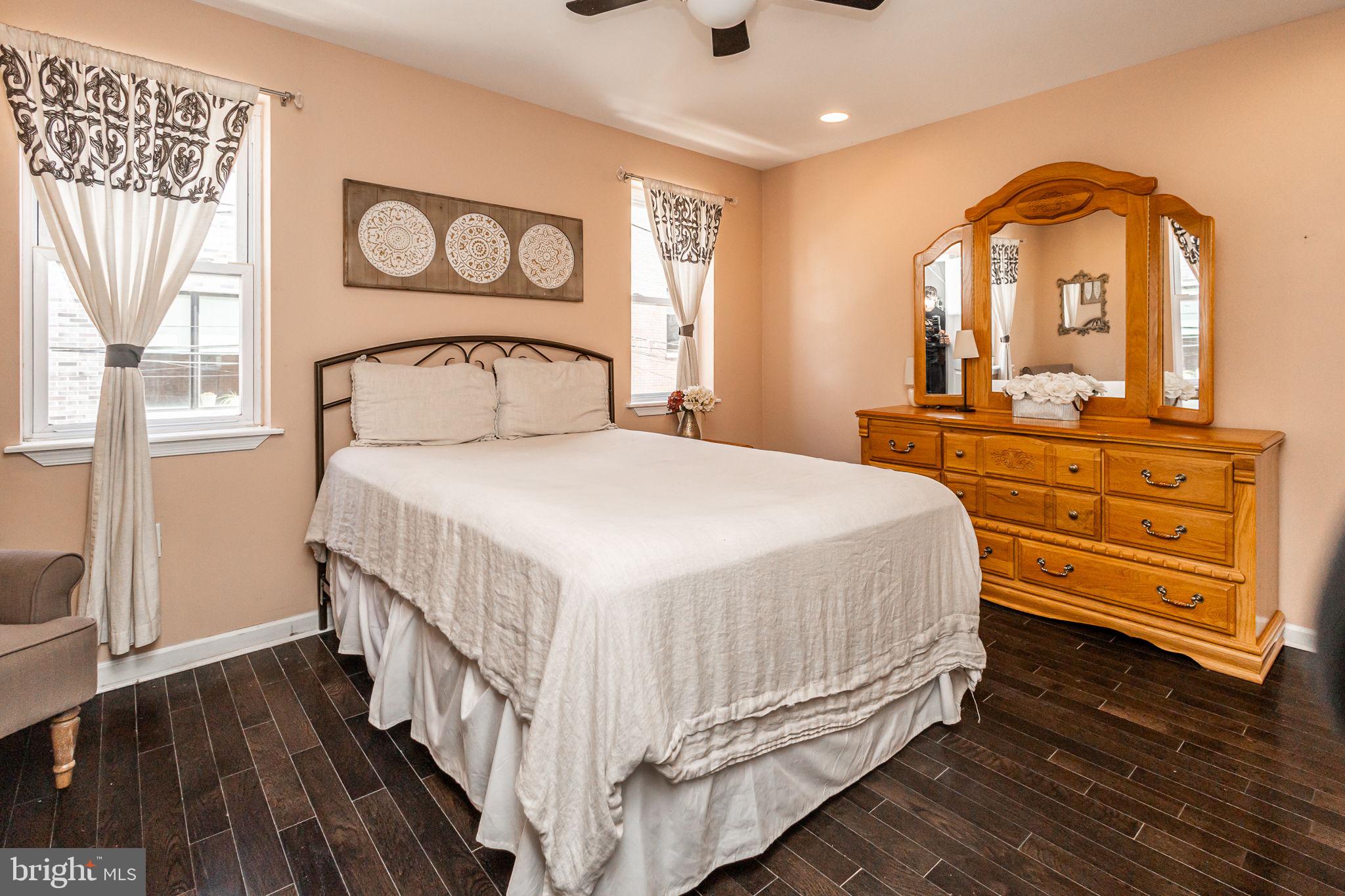 POINT BREEZE - Residential