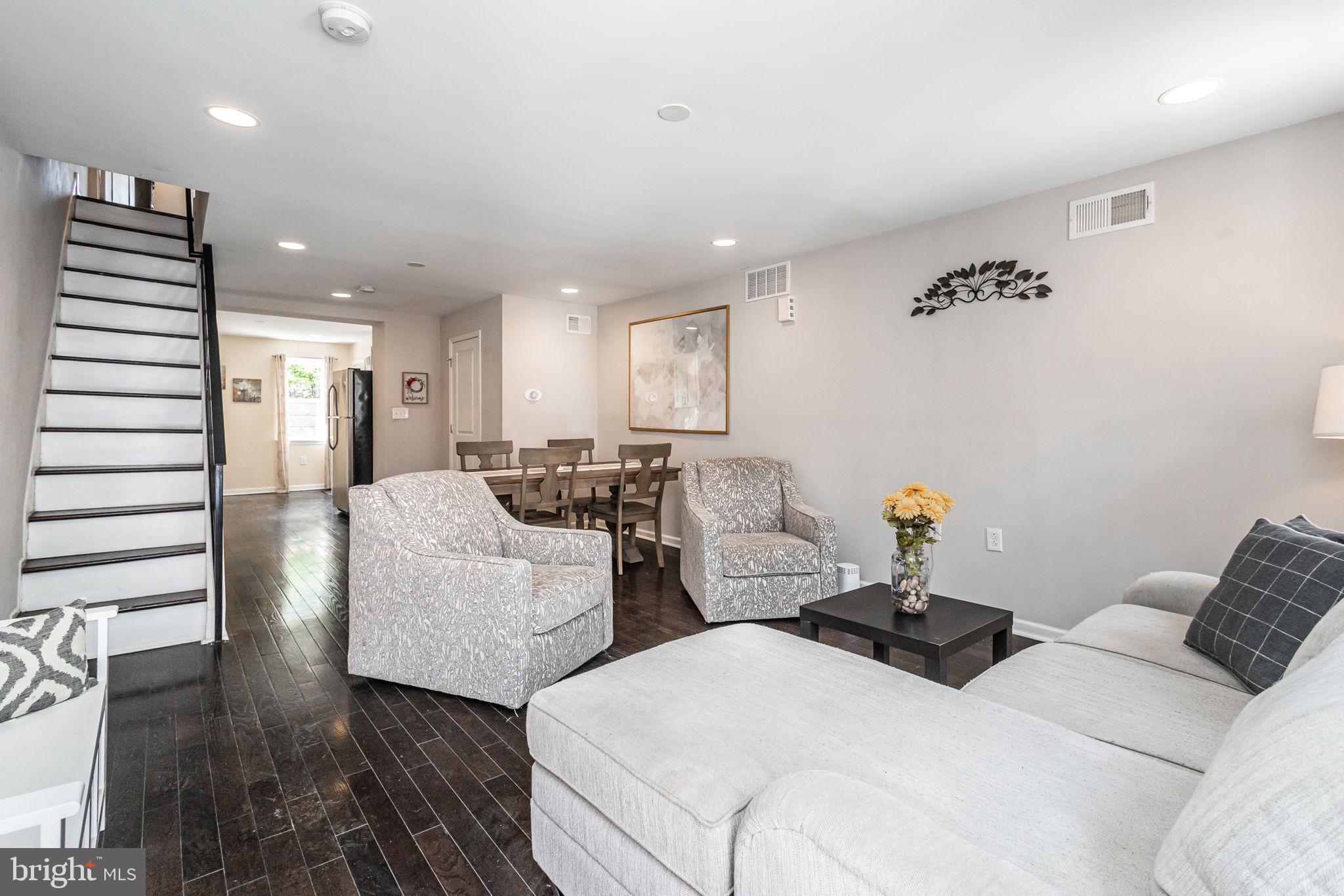 POINT BREEZE - Residential