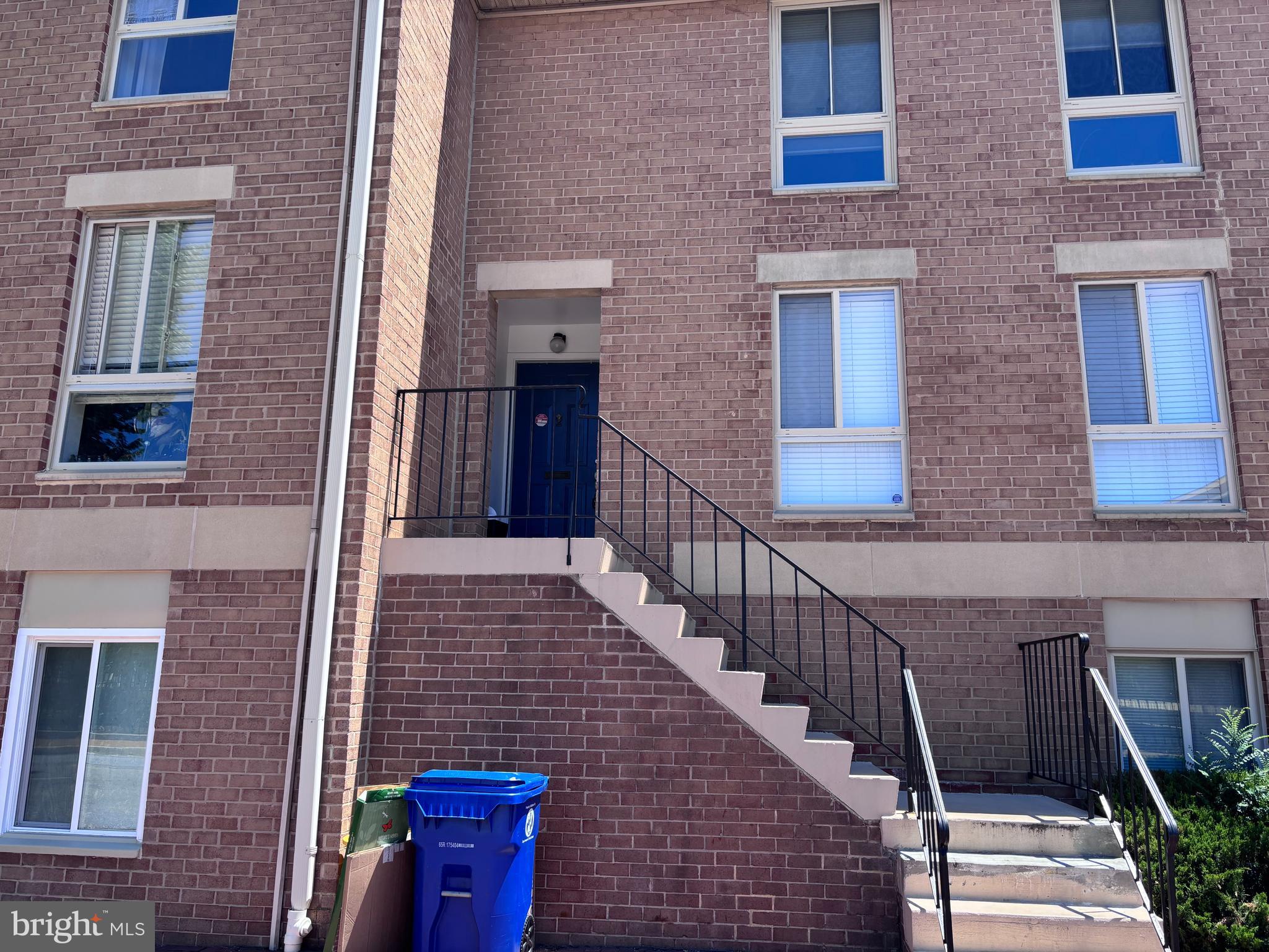 425 S SHARP STREET R 15