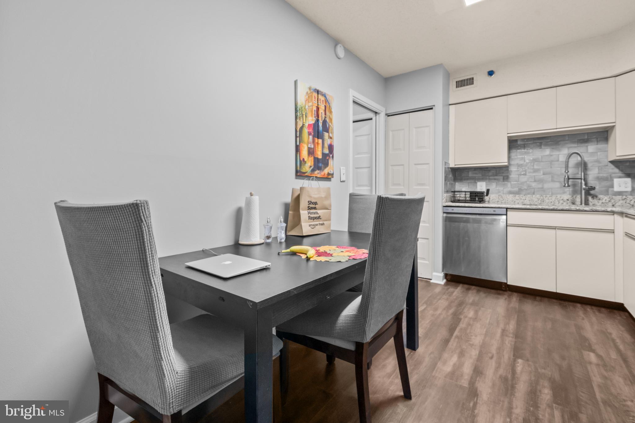 SKYLINE SQUARE CONDO - Residential