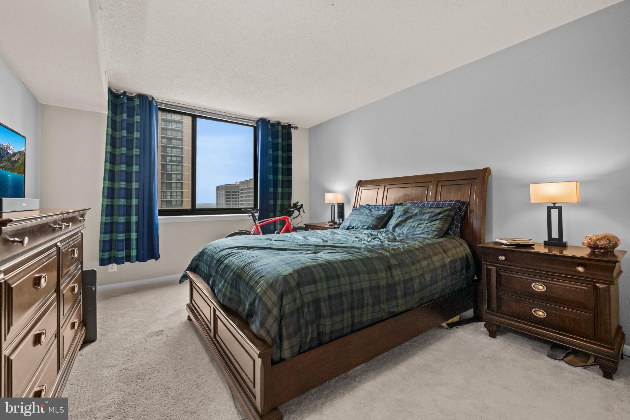 SKYLINE SQUARE CONDO - Residential