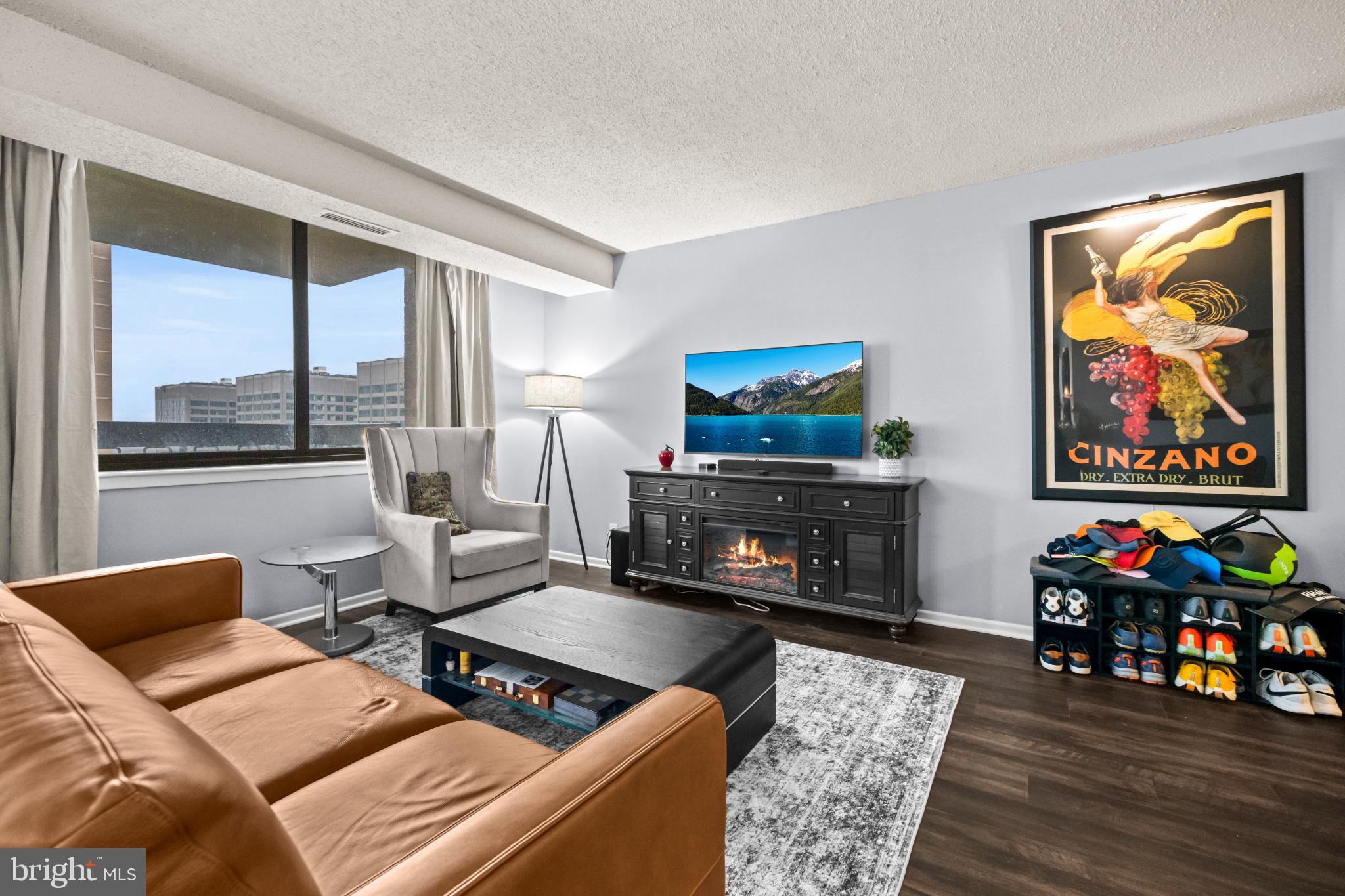 SKYLINE SQUARE CONDO - Residential