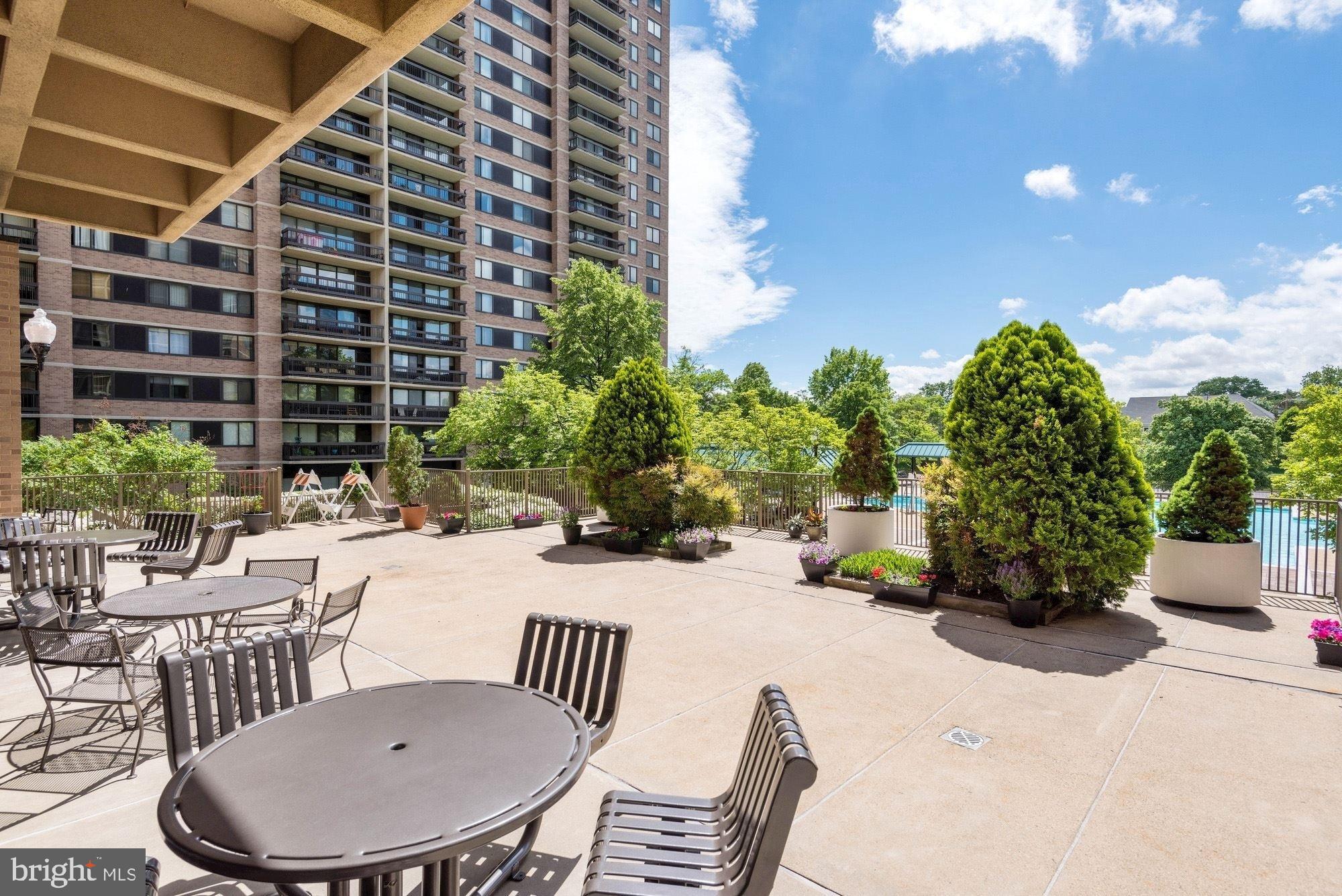 SKYLINE SQUARE CONDO - Residential