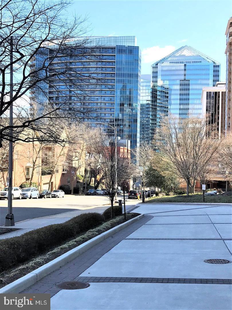 1530 KEY BOULEVARD 1017