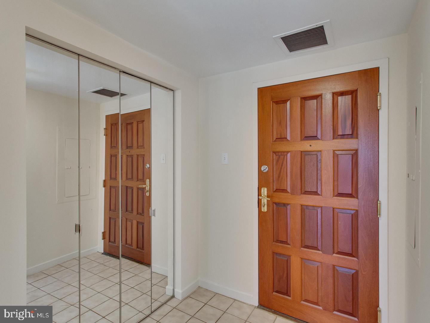 1530 KEY BOULEVARD 1017