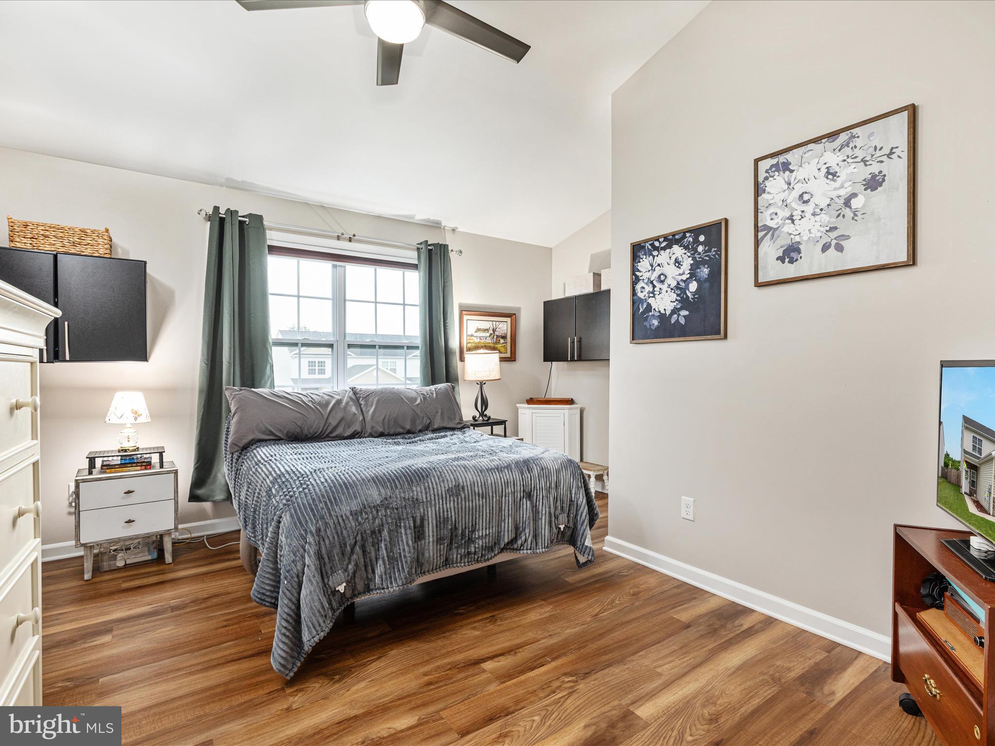 TOWNES OF RIDGEWAY - Residential