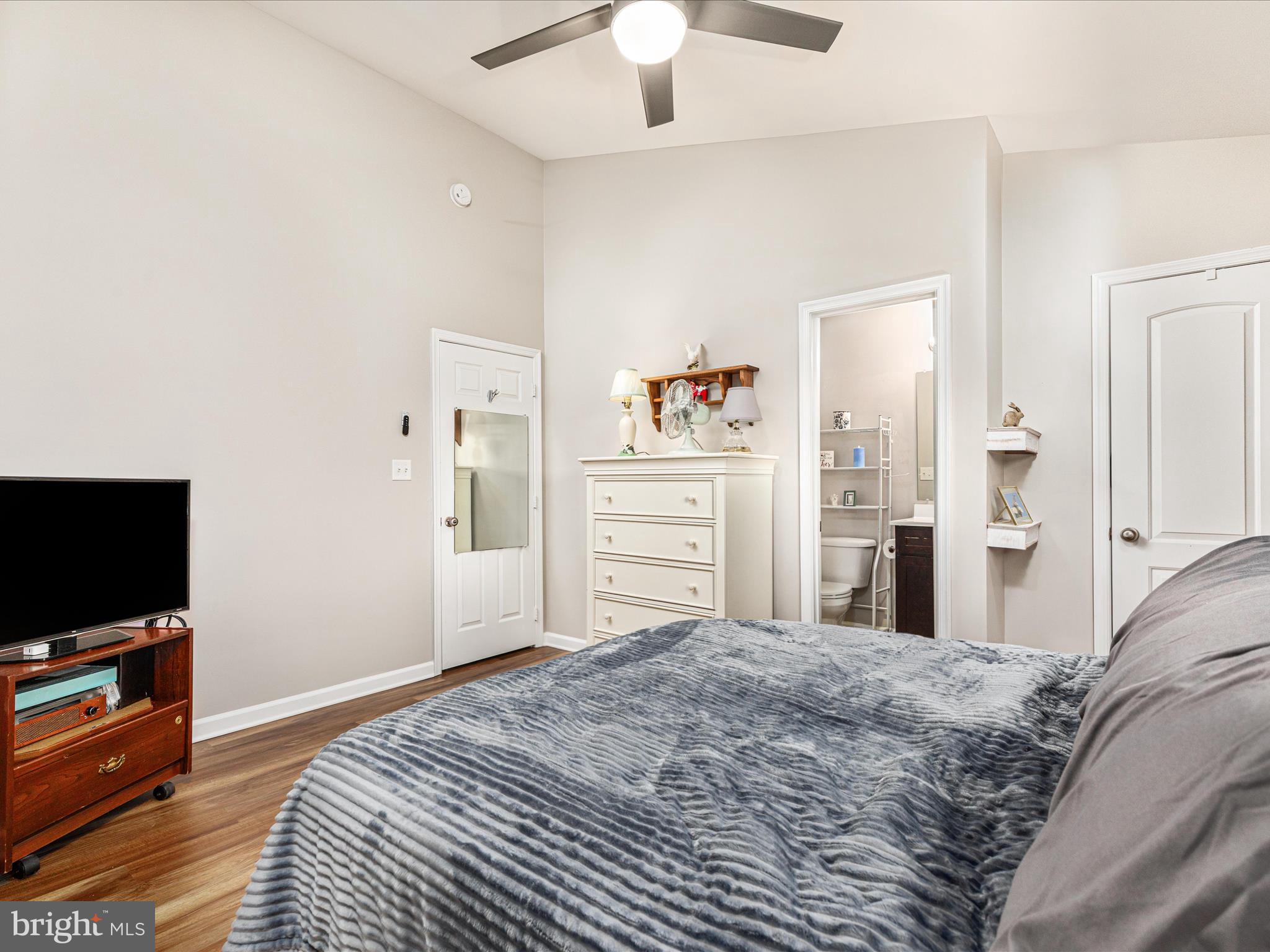 TOWNES OF RIDGEWAY - Residential