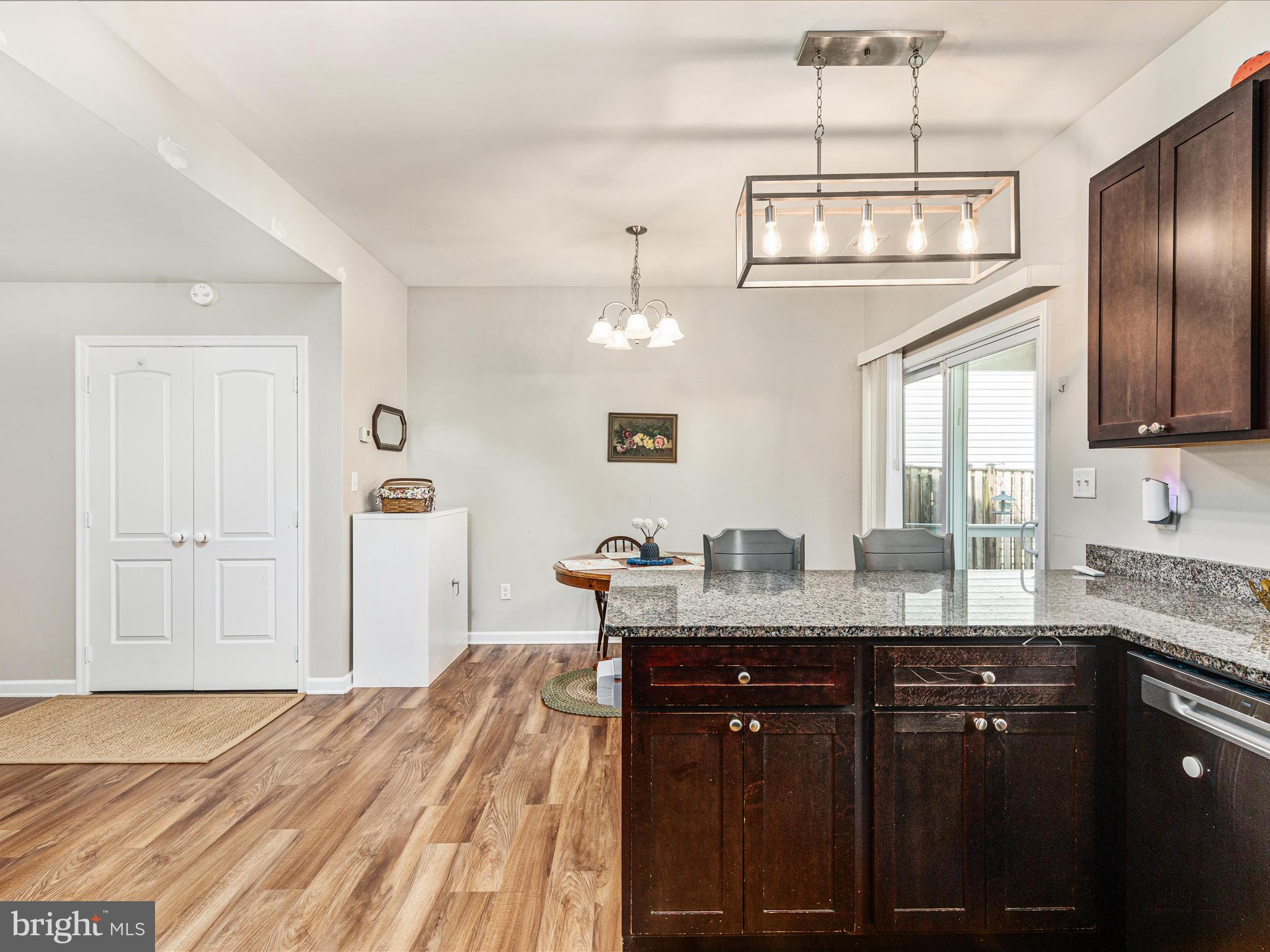 TOWNES OF RIDGEWAY - Residential