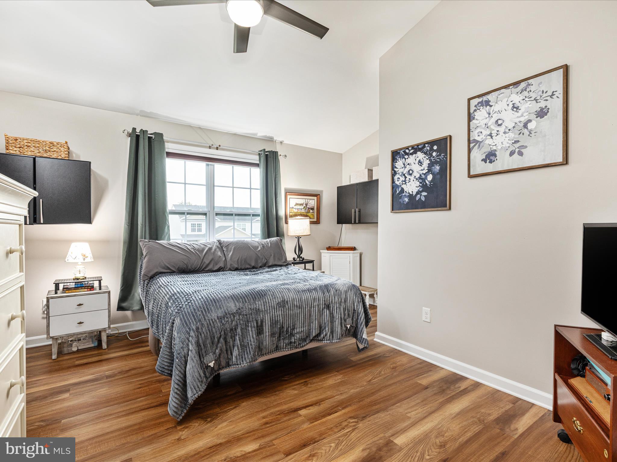 TOWNES OF RIDGEWAY - Residential