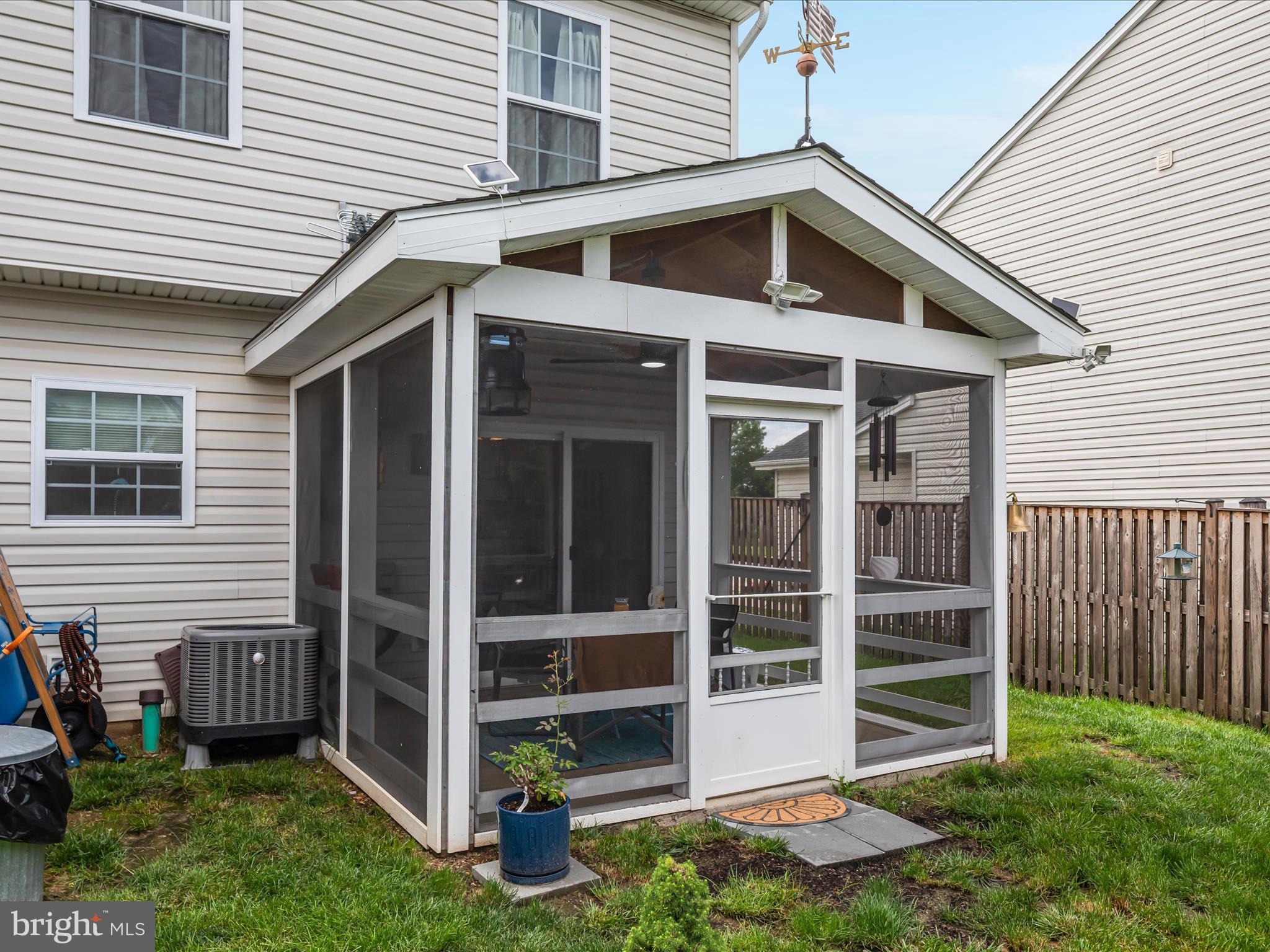 TOWNES OF RIDGEWAY - Residential