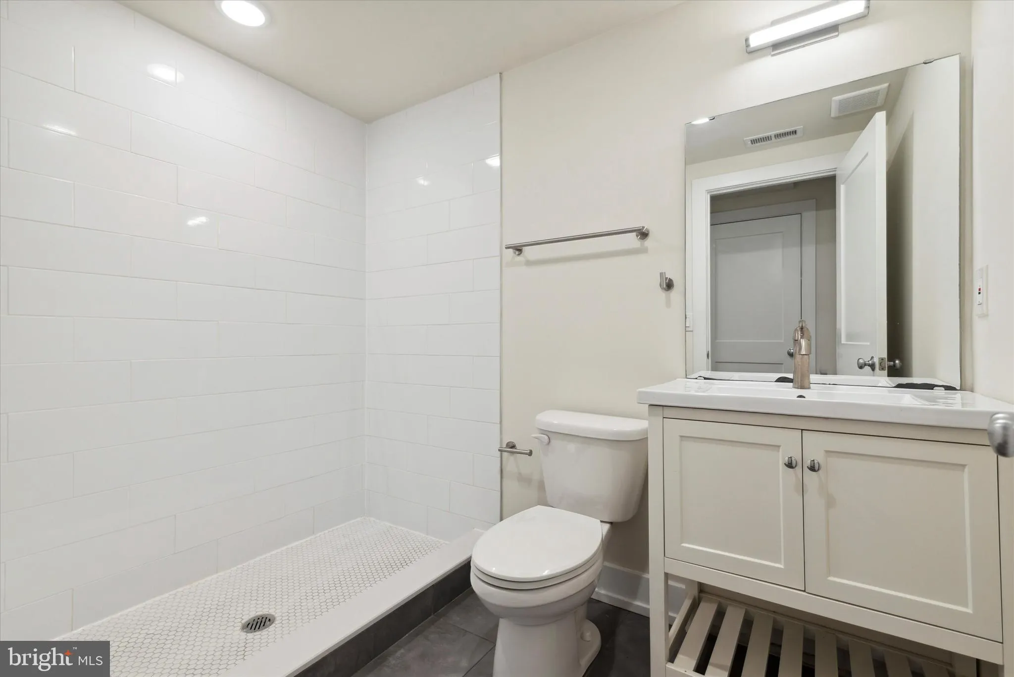 Philadelphia, Pennsylvania 19121, United States, 6 Bedrooms Bedrooms, ,5 BathroomsBathrooms,Residential,Active,12560