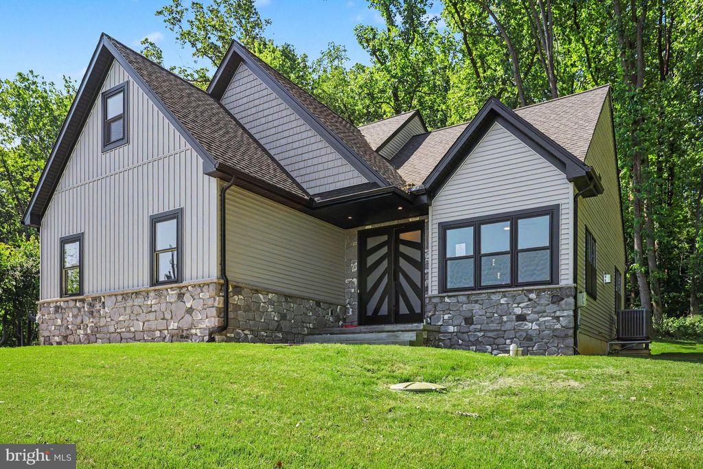 Photo of 2808 Spring Valley Road, LANCASTER, PA 17601 (MLS # PALA2089122)