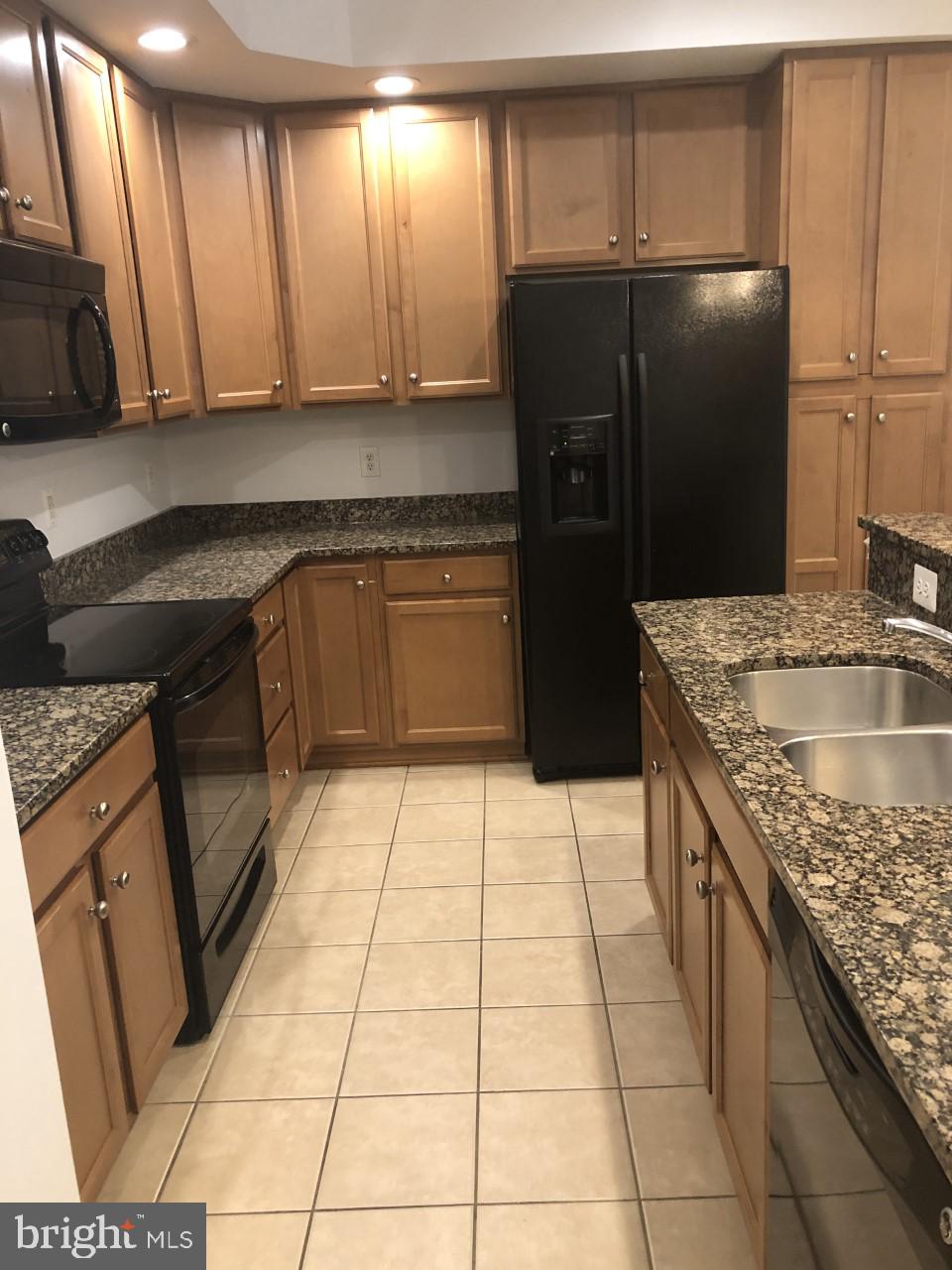 POTOMAC CLUB - Residential Lease