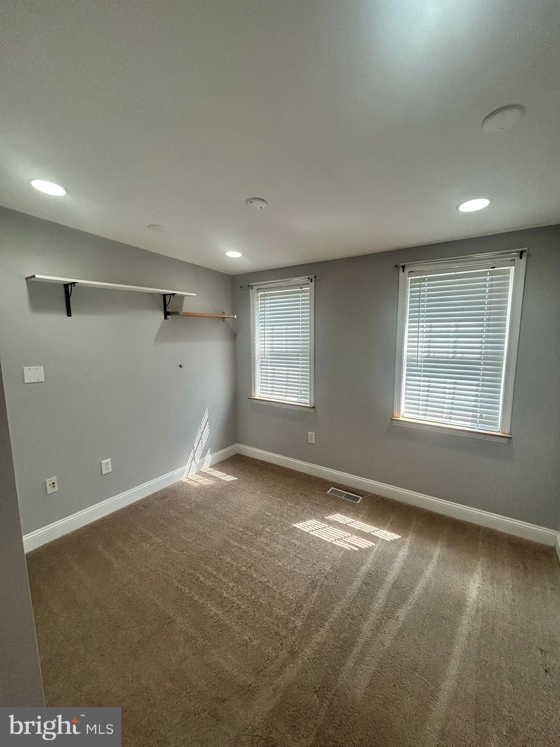 HIGHLAND - Residential Lease