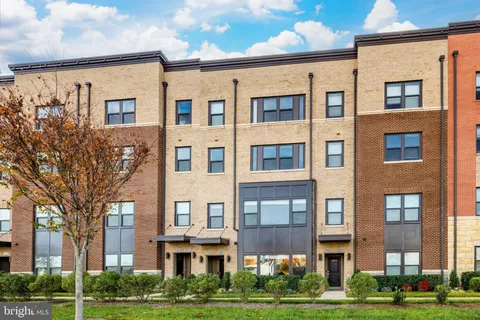 44752 Tiverton Square, Ashburn, VA MLS: VALO2096092