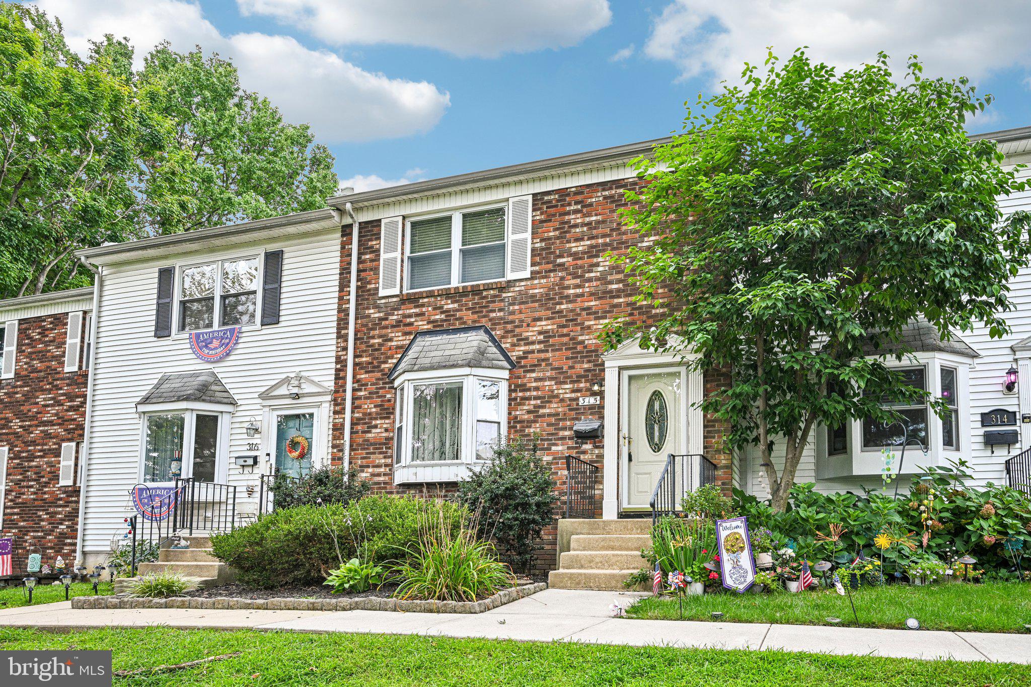 315 DARTMOUTH COURT