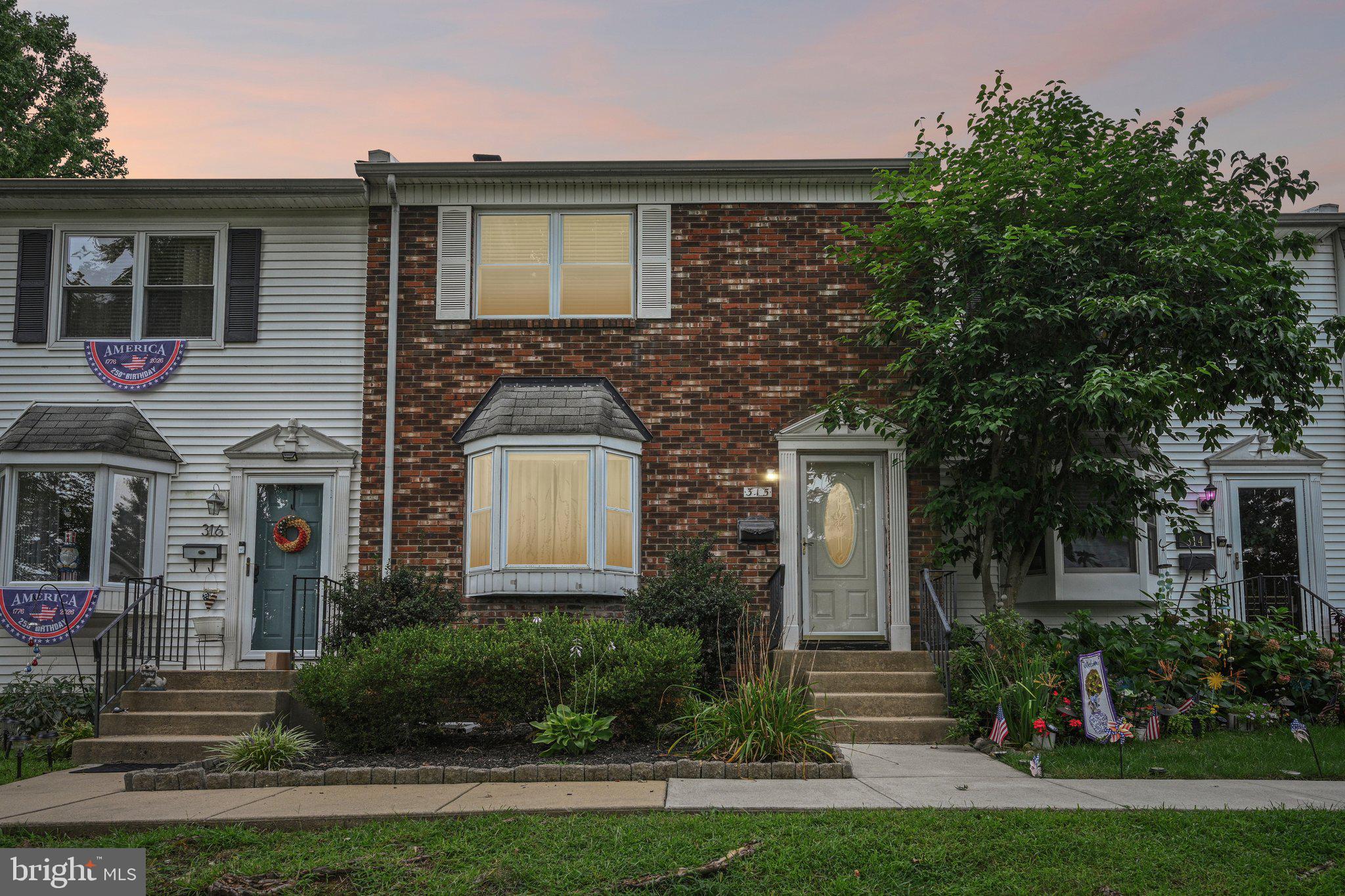 315 DARTMOUTH COURT