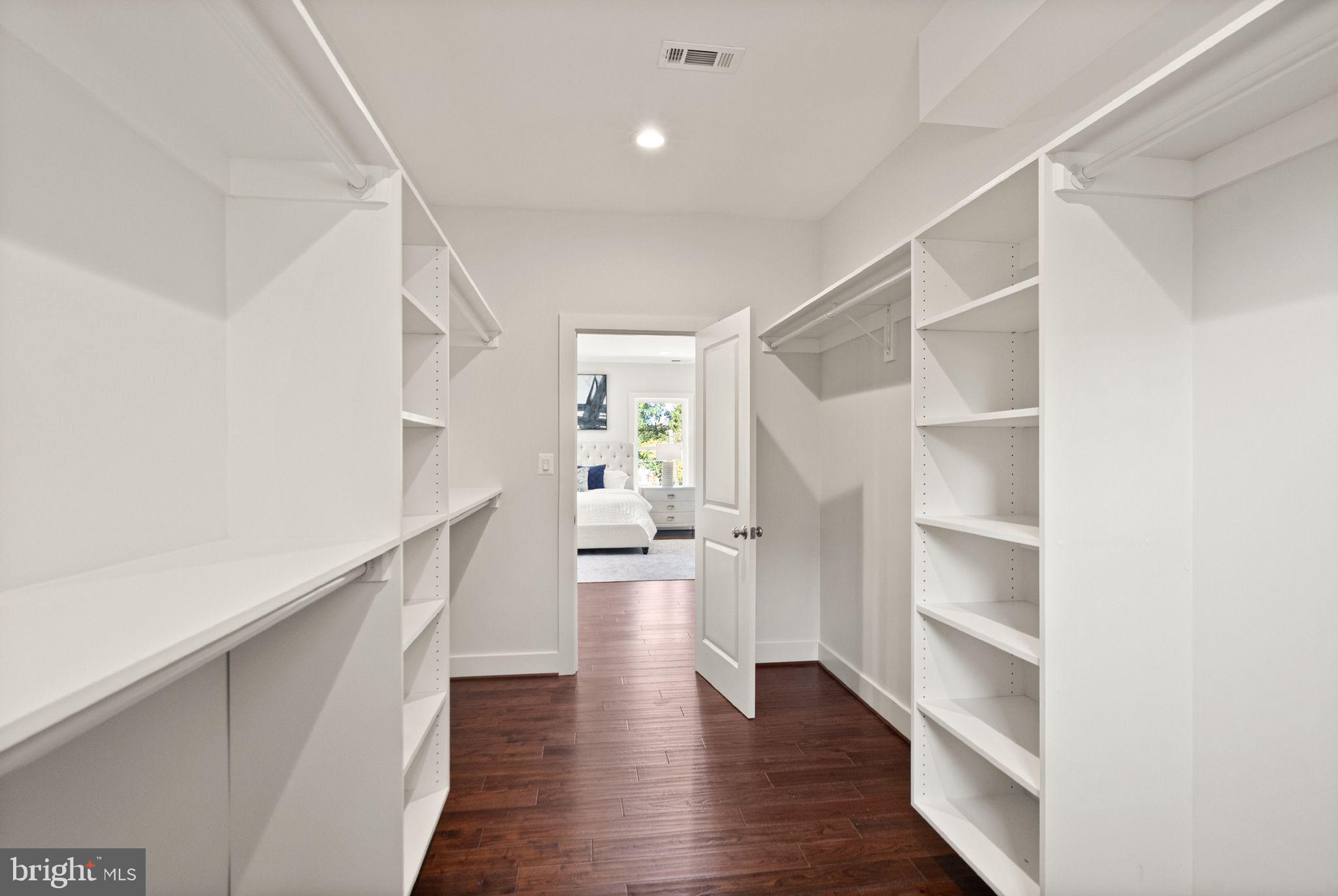 PIMMIT HILLS - Residential