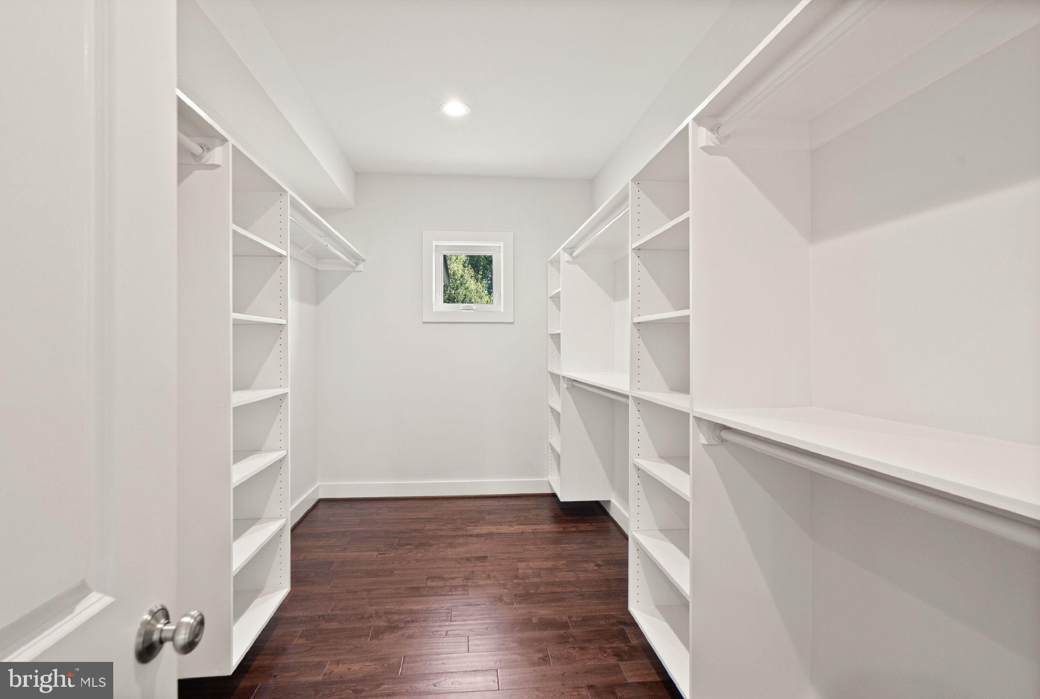 PIMMIT HILLS - Residential