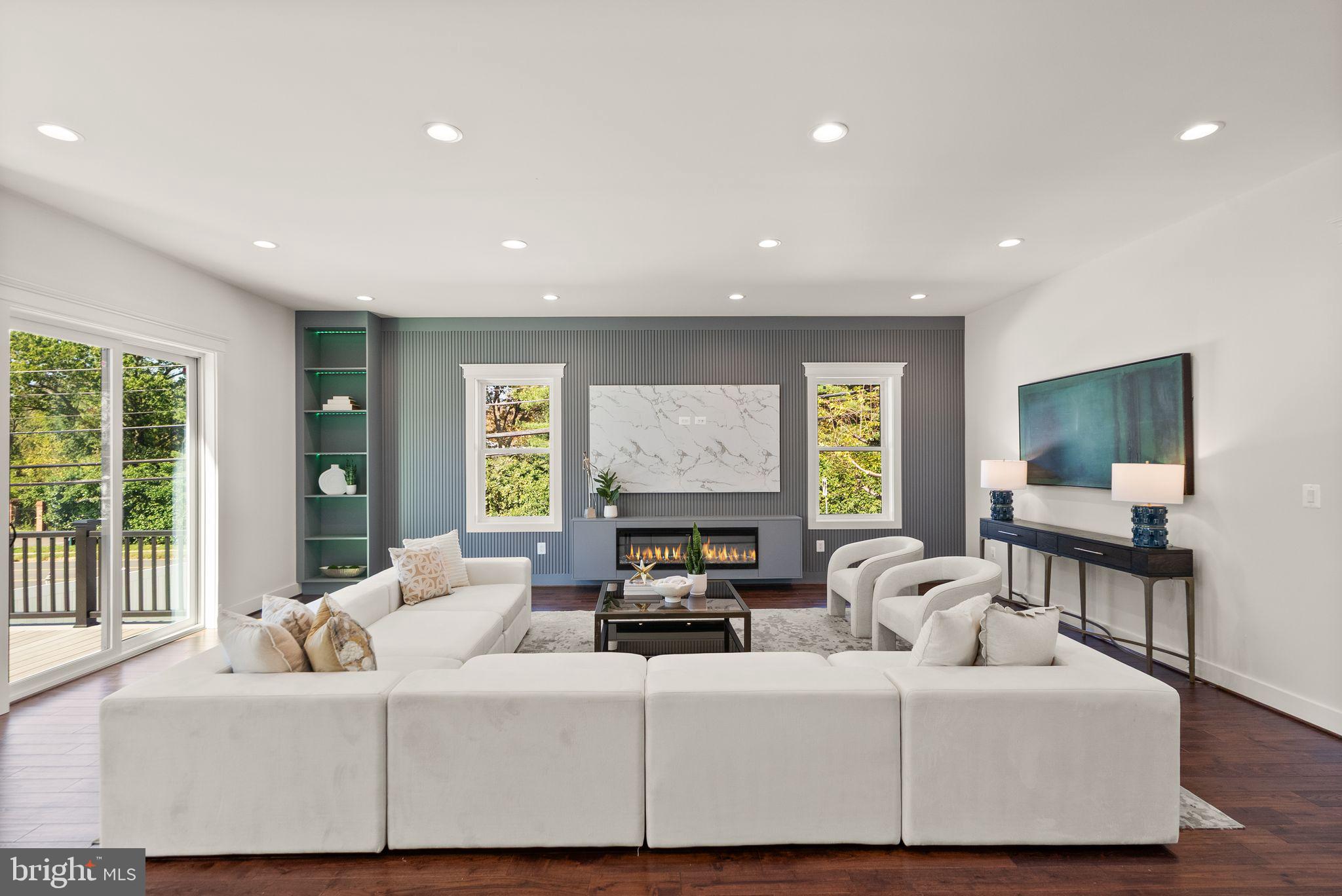 PIMMIT HILLS - Residential