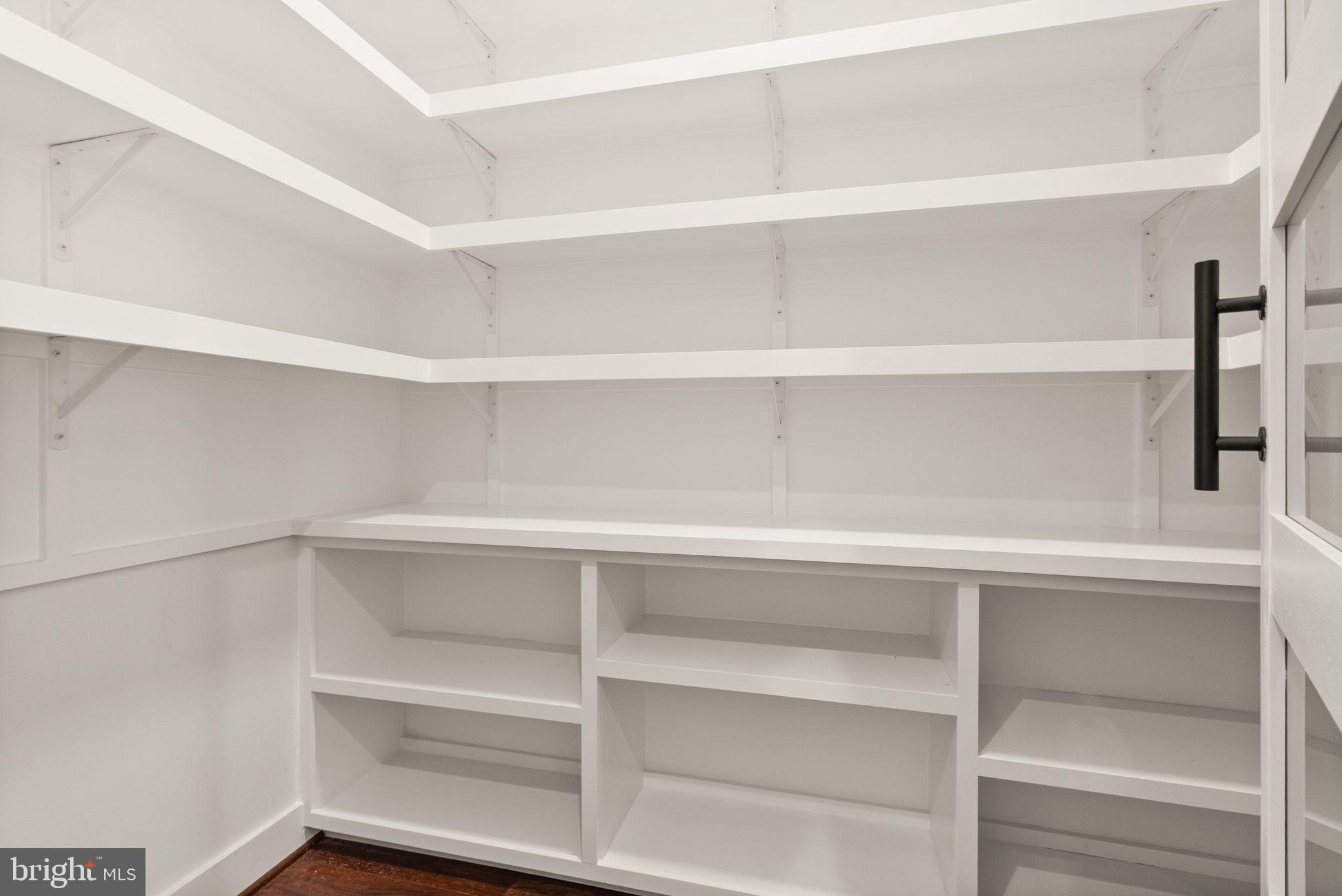 PIMMIT HILLS - Residential