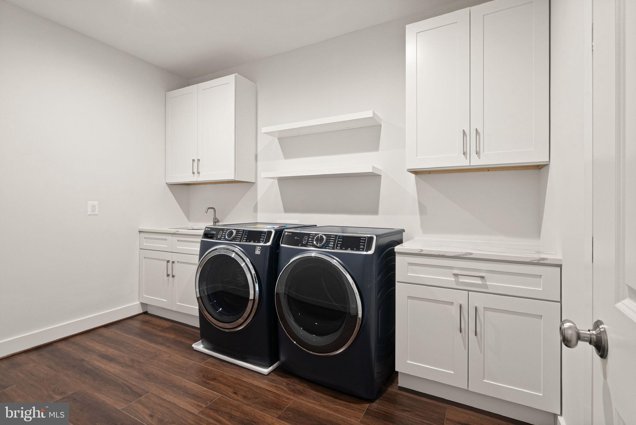 PIMMIT HILLS - Residential