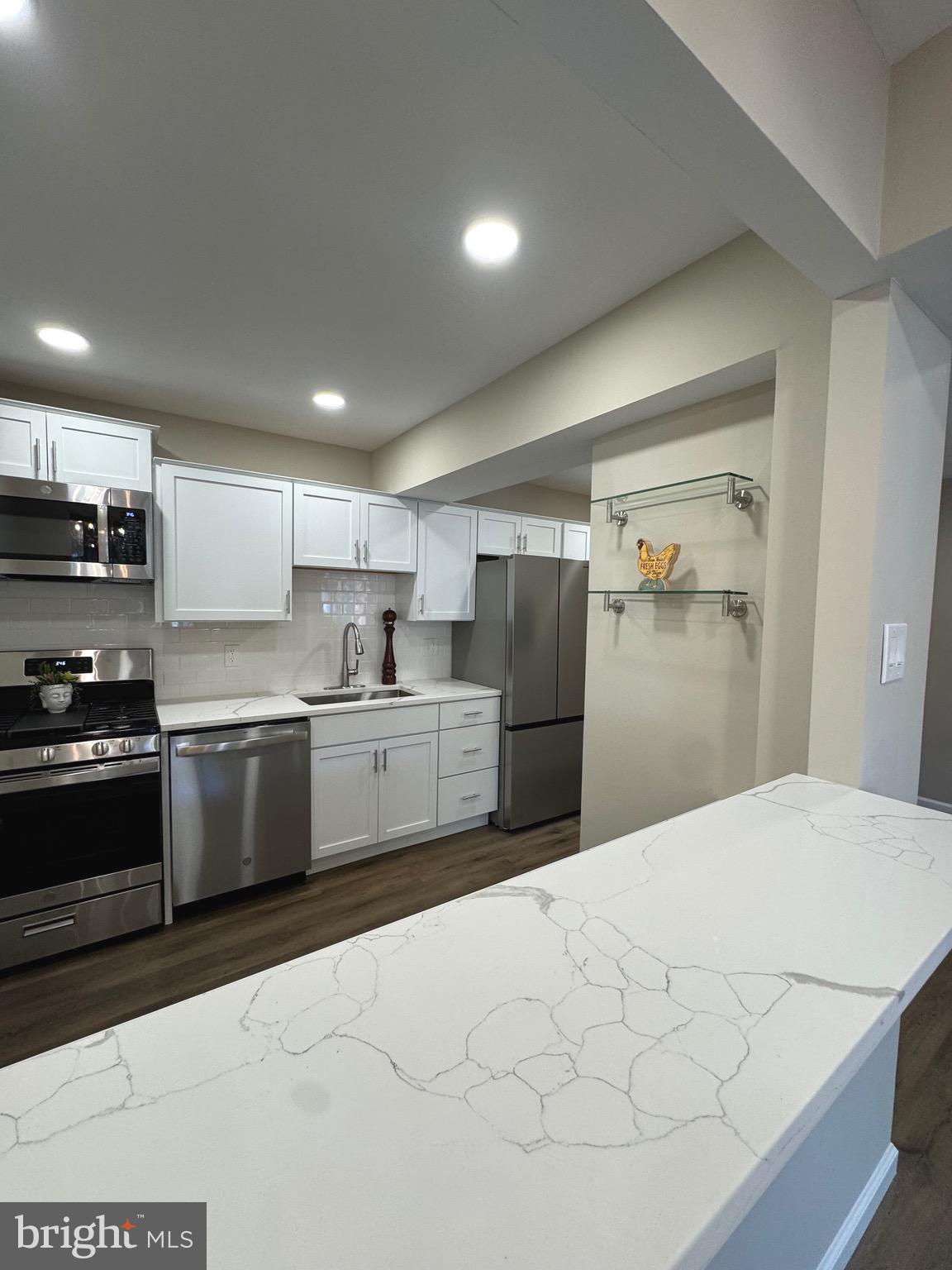 511 N ARMISTEAD STREET T2