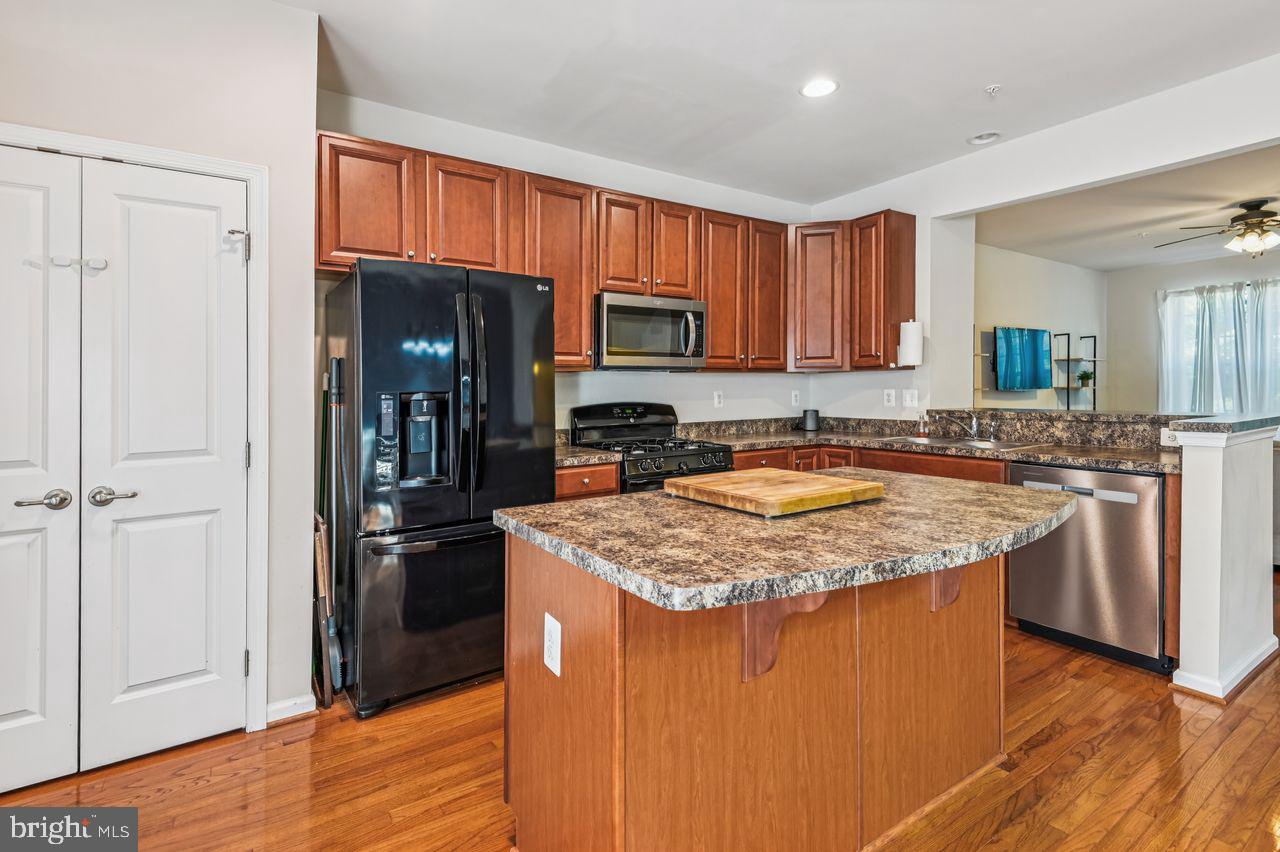 PINE RIDGE CROSSING - Residential