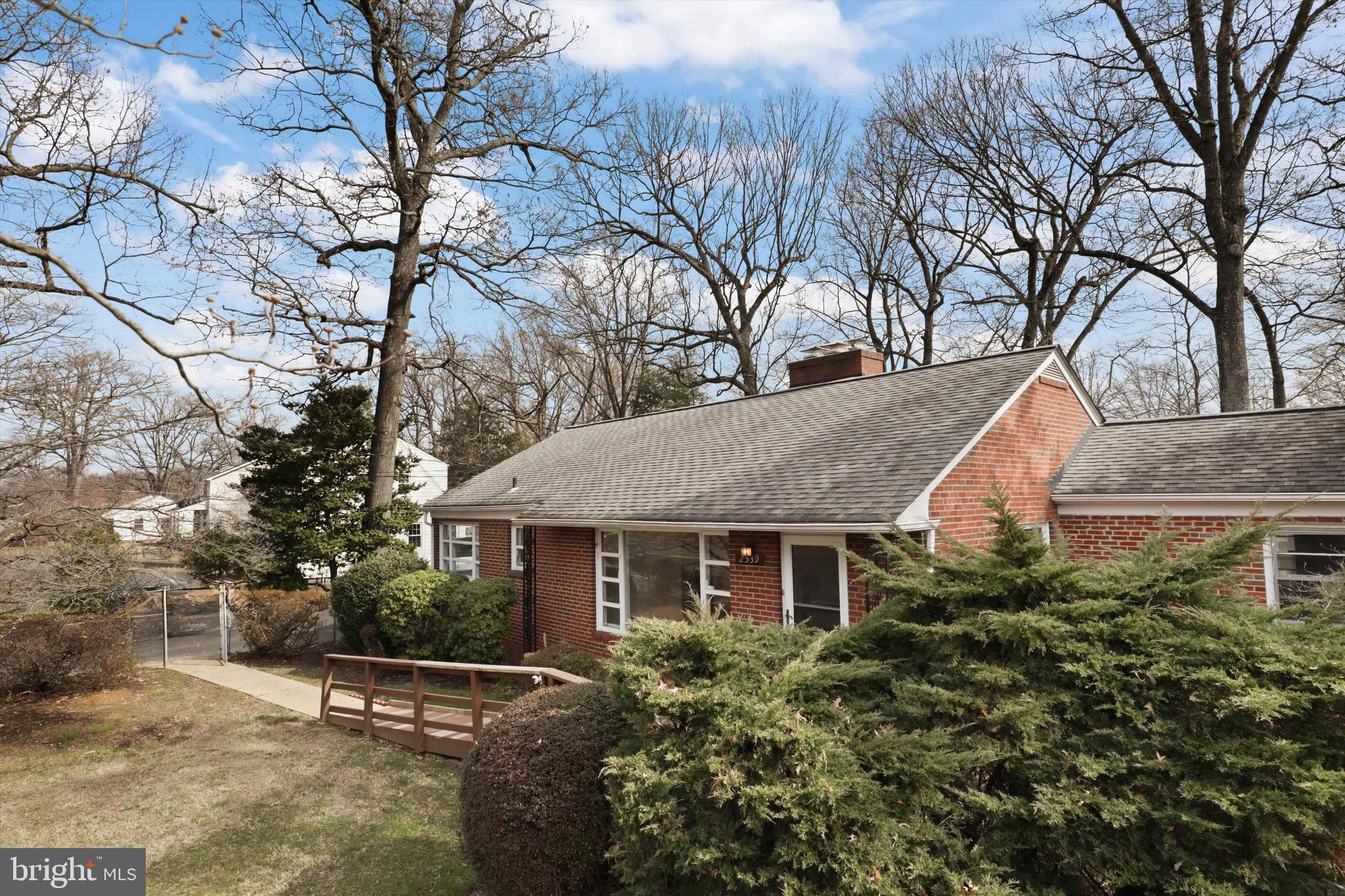 DUNN LORING - Residential