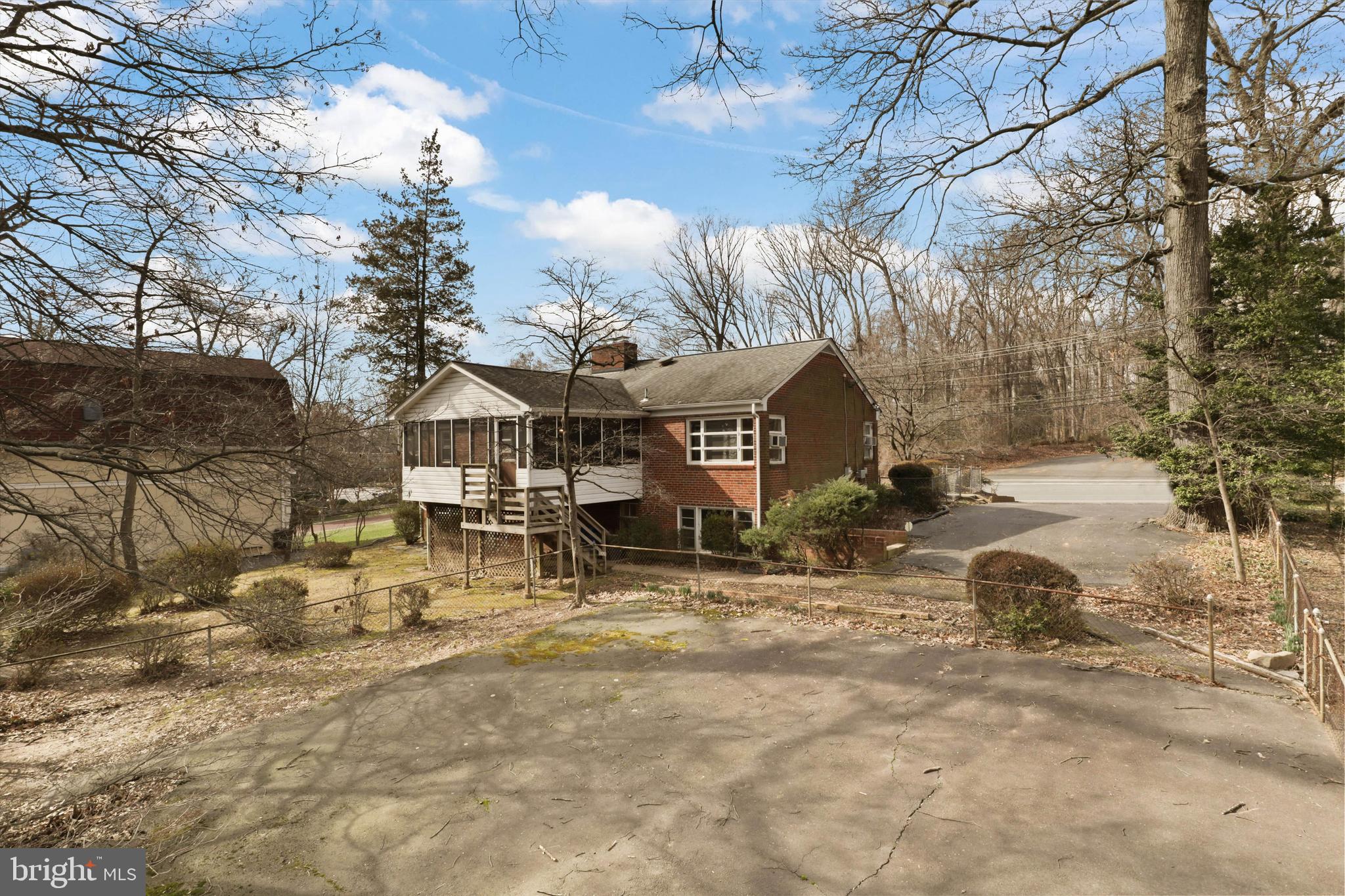 DUNN LORING - Residential