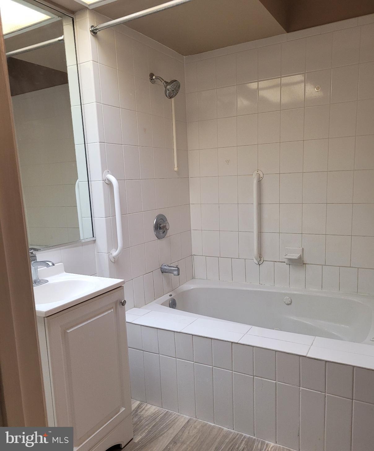 CHERRINGTON - Residential