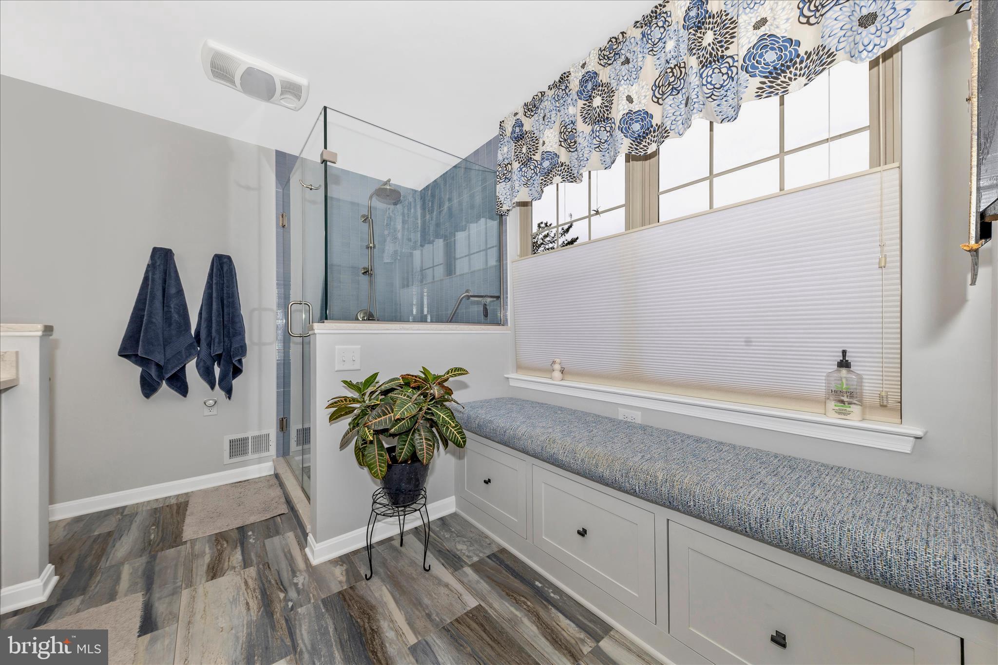 WORMANS MILL - Residential