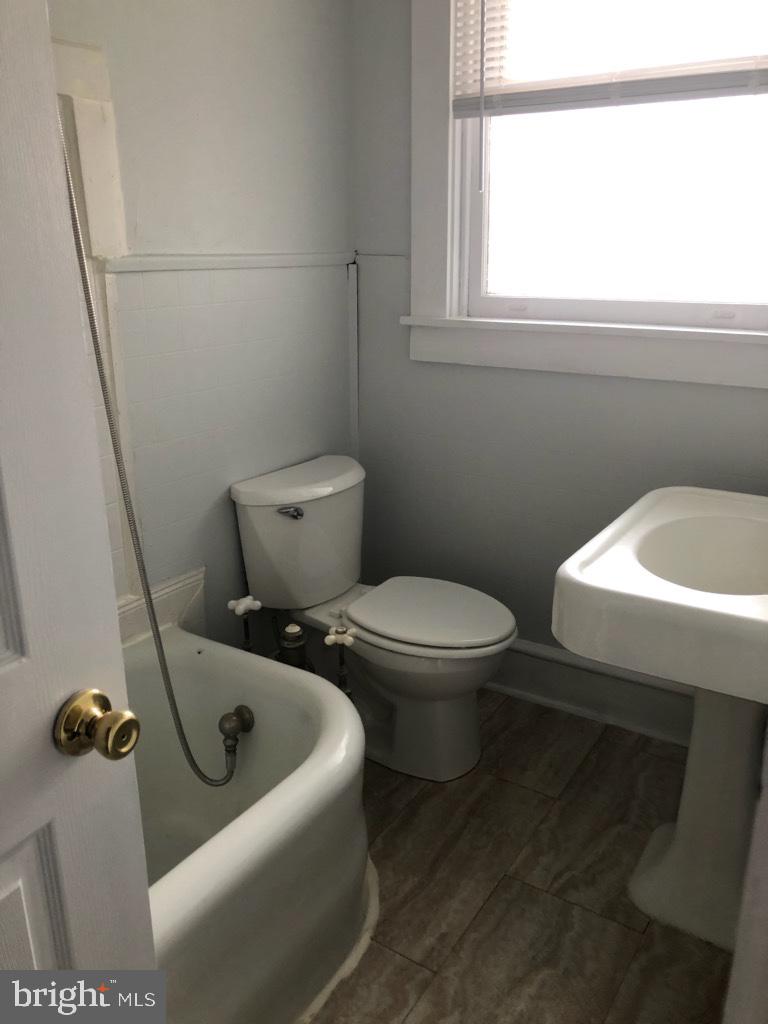 CENTER CITY LANCASTER - Residential Income