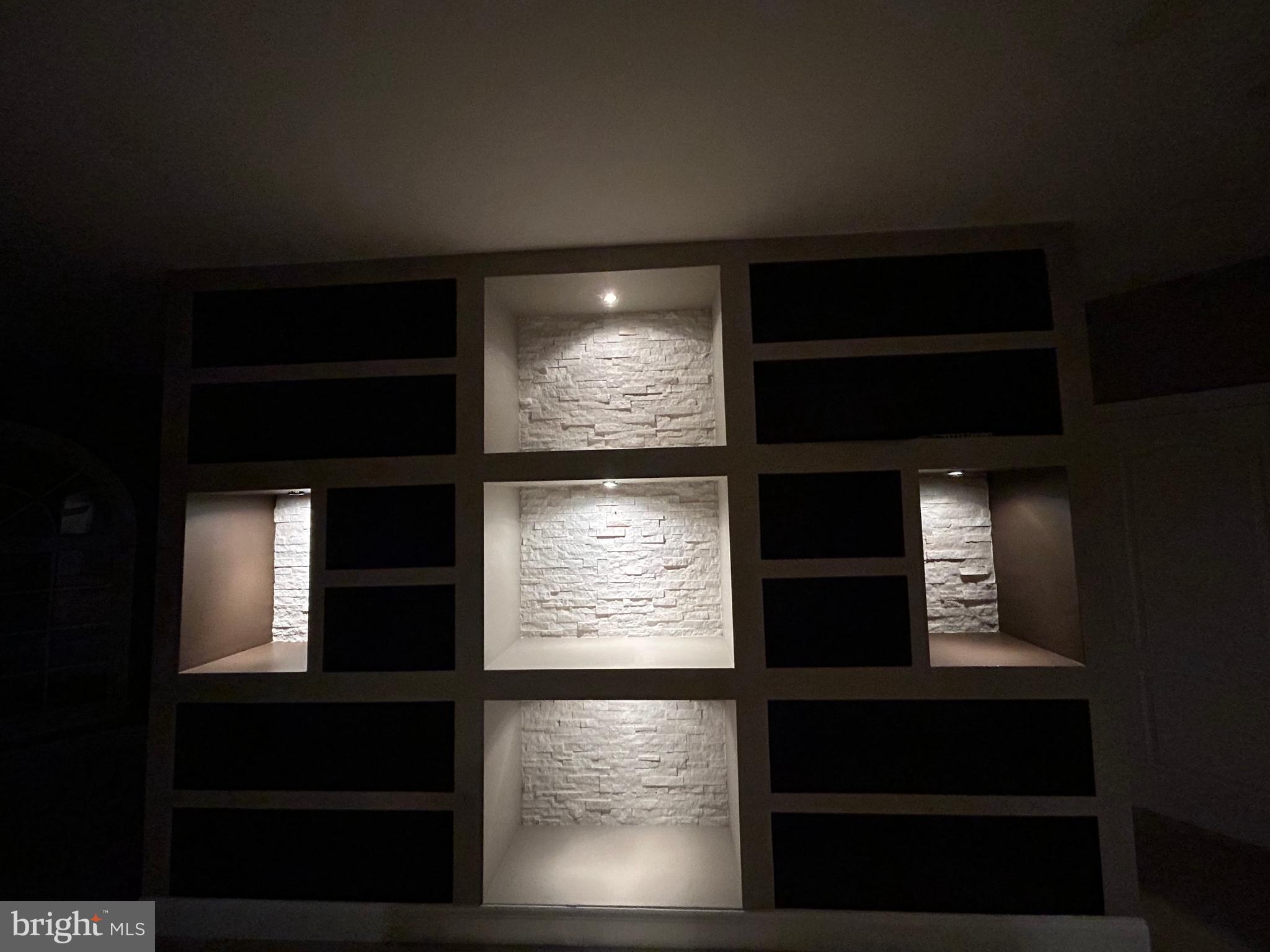 HAMPTONS AT WOODMORE - Residential