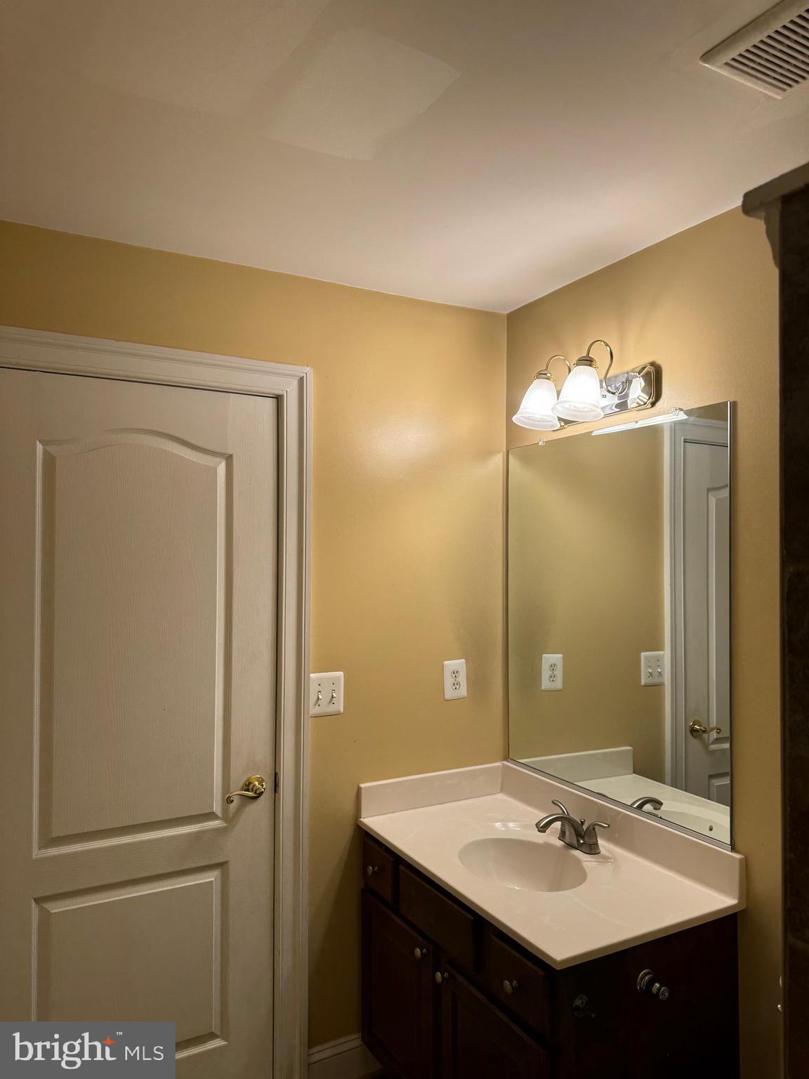 HAMPTONS AT WOODMORE - Residential