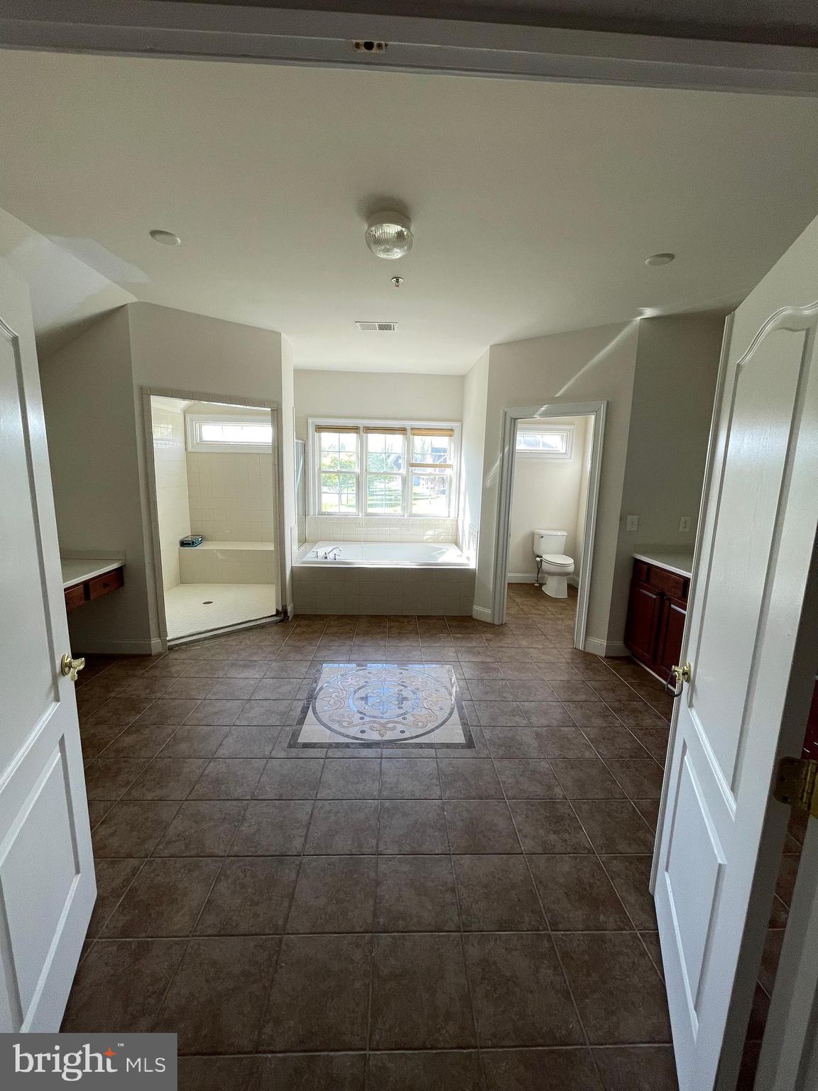 HAMPTONS AT WOODMORE - Residential