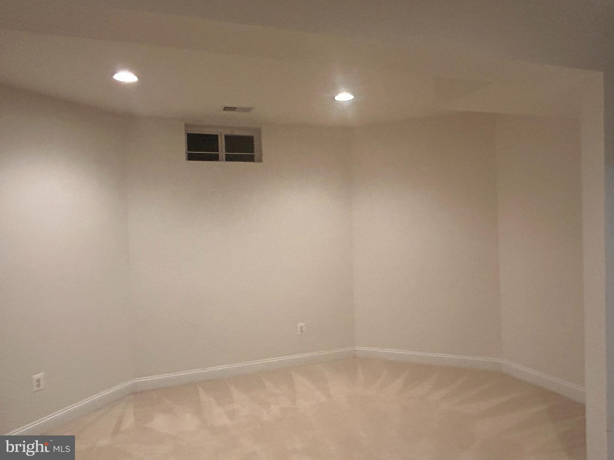 HAMPTONS AT WOODMORE - Residential