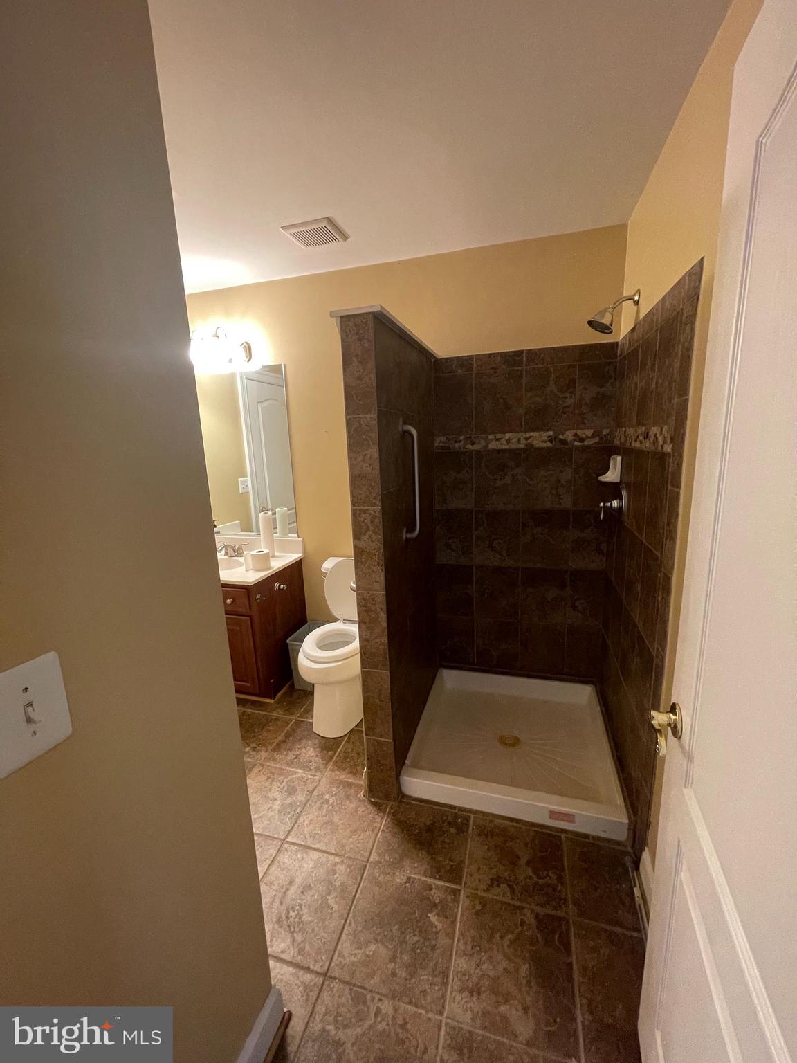 HAMPTONS AT WOODMORE - Residential