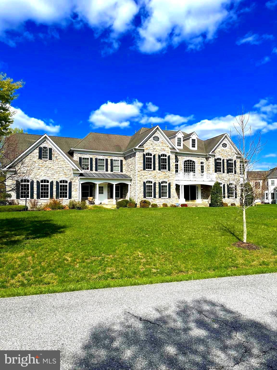 HAMPTONS AT WOODMORE - Residential