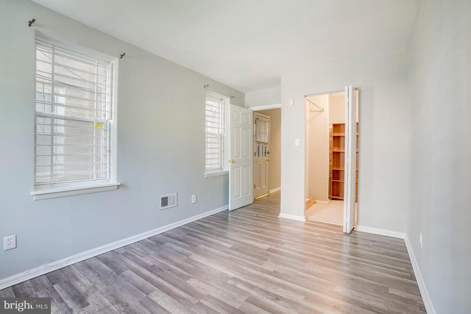 WASHINGTON HILL - Residential Income