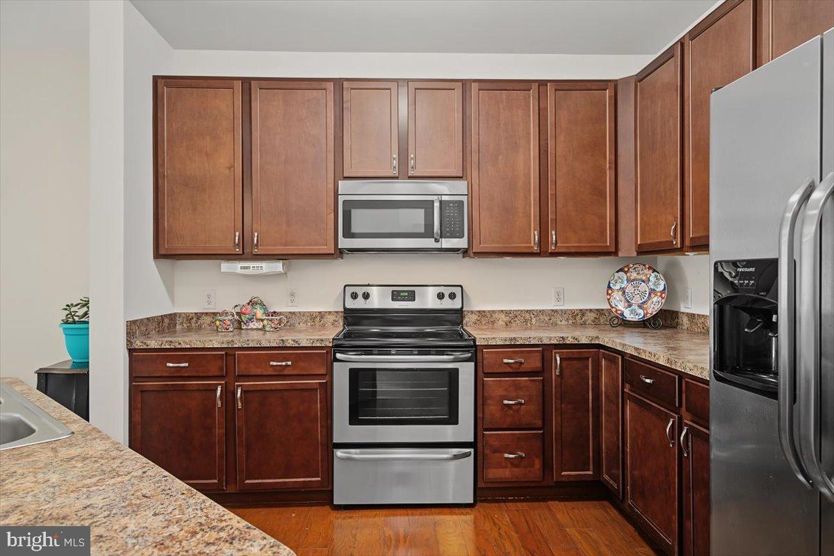 2000 FOUNTAINVIEW CIRCLE 114