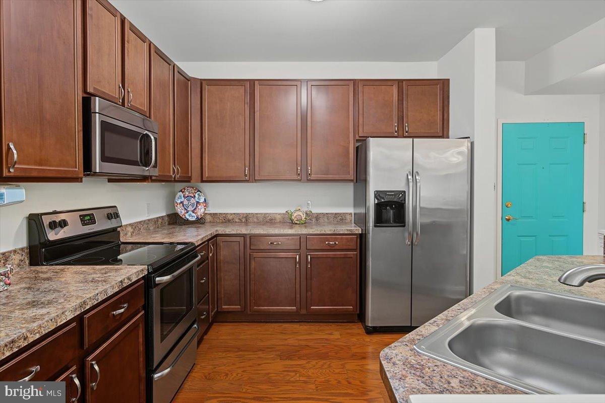 2000 FOUNTAINVIEW CIRCLE 114