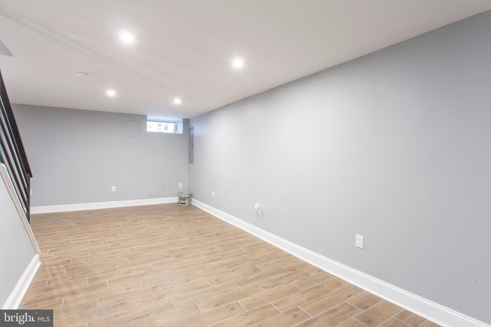 POINT BREEZE - Residential