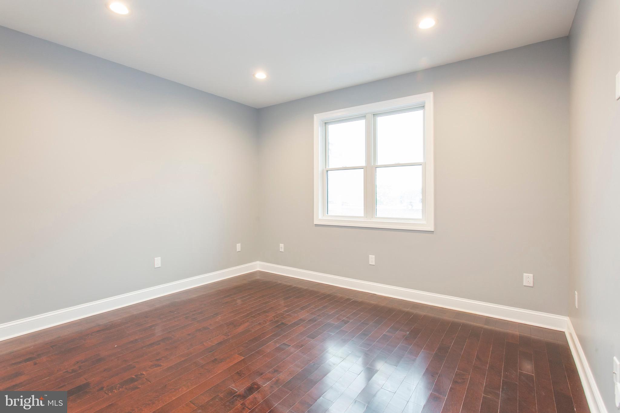 POINT BREEZE - Residential